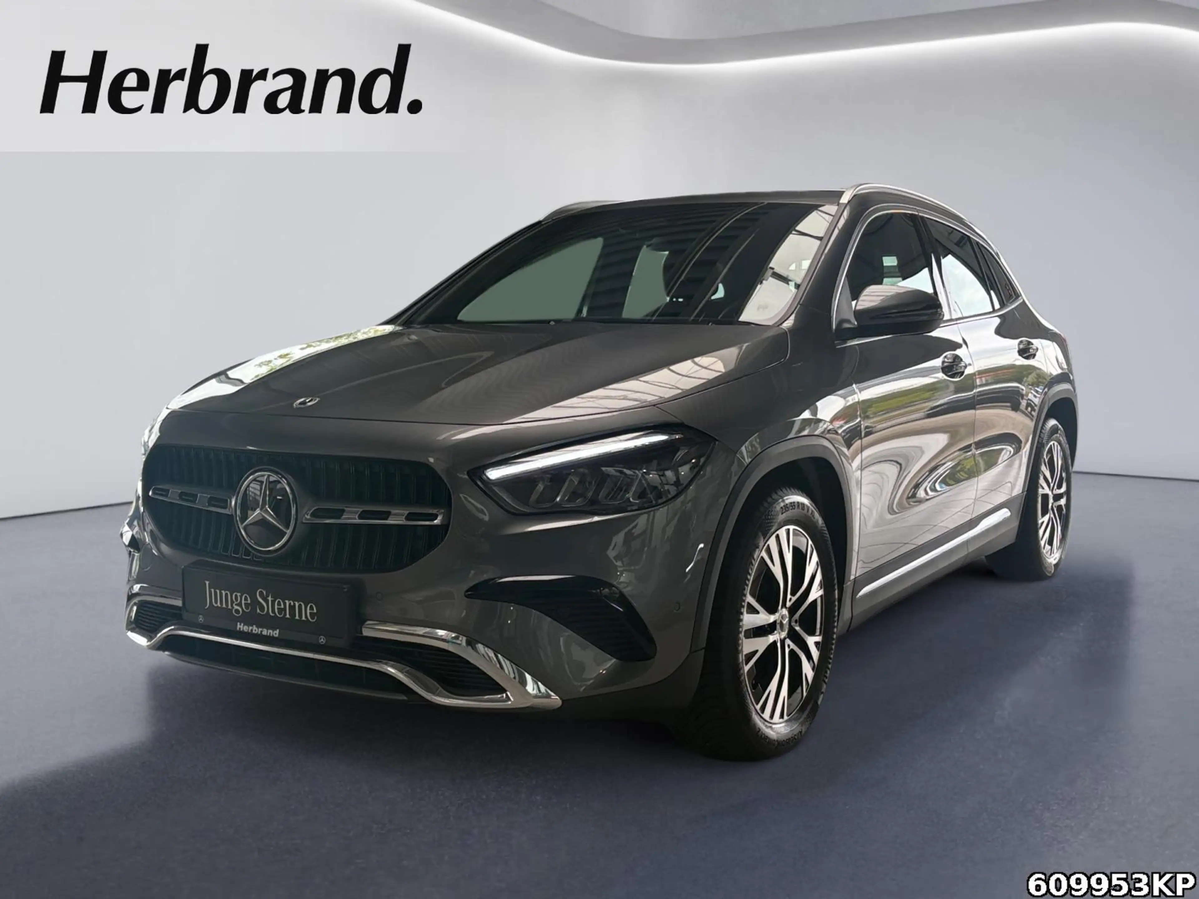 Mercedes-Benz GLA 200 Progressive AHK Distronik Kamera 18" DAB
