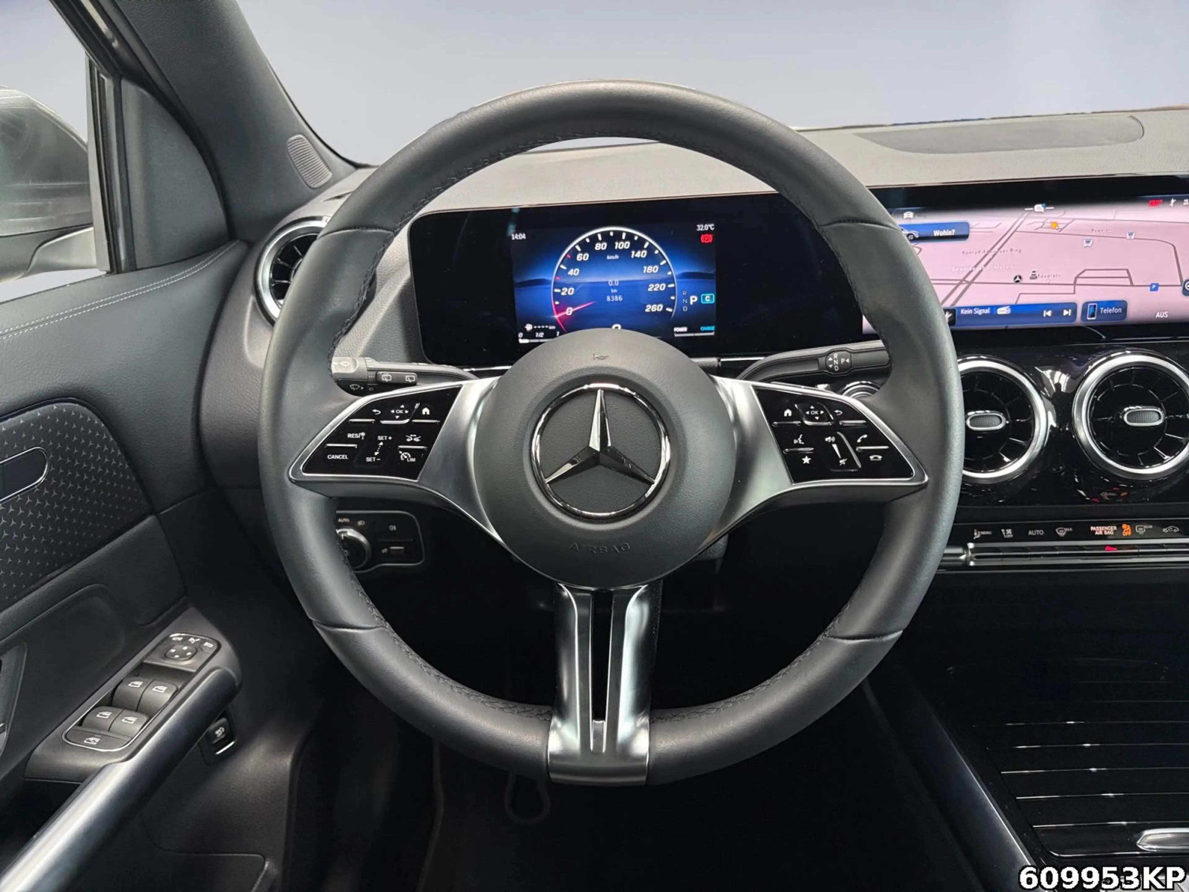 Mercedes-Benz GLA 200 Progressive AHK Distronik Kamera 18" DAB — photo 9