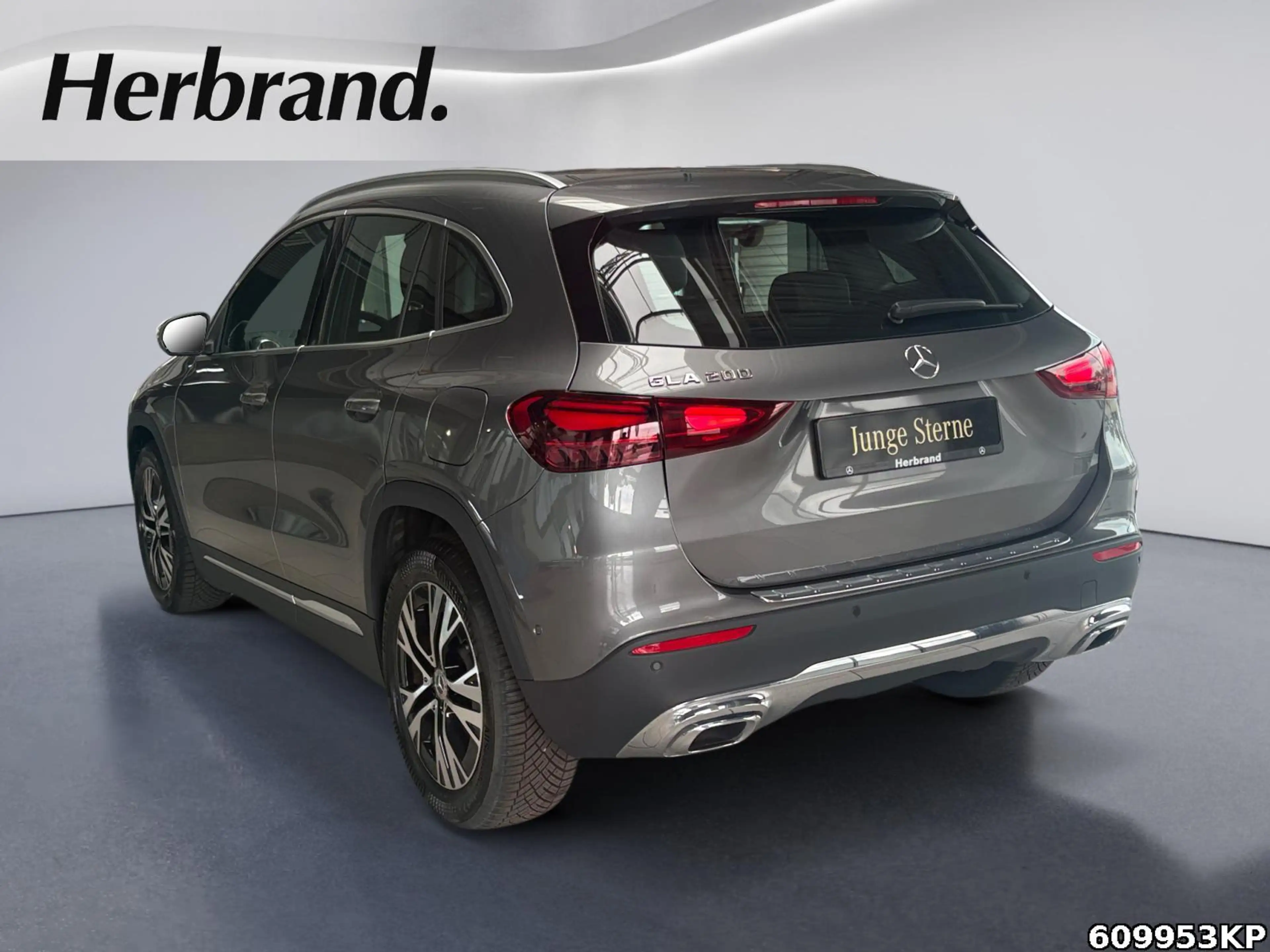 Mercedes-Benz GLA 200 Progressive AHK Distronik Kamera 18" DAB — photo 4