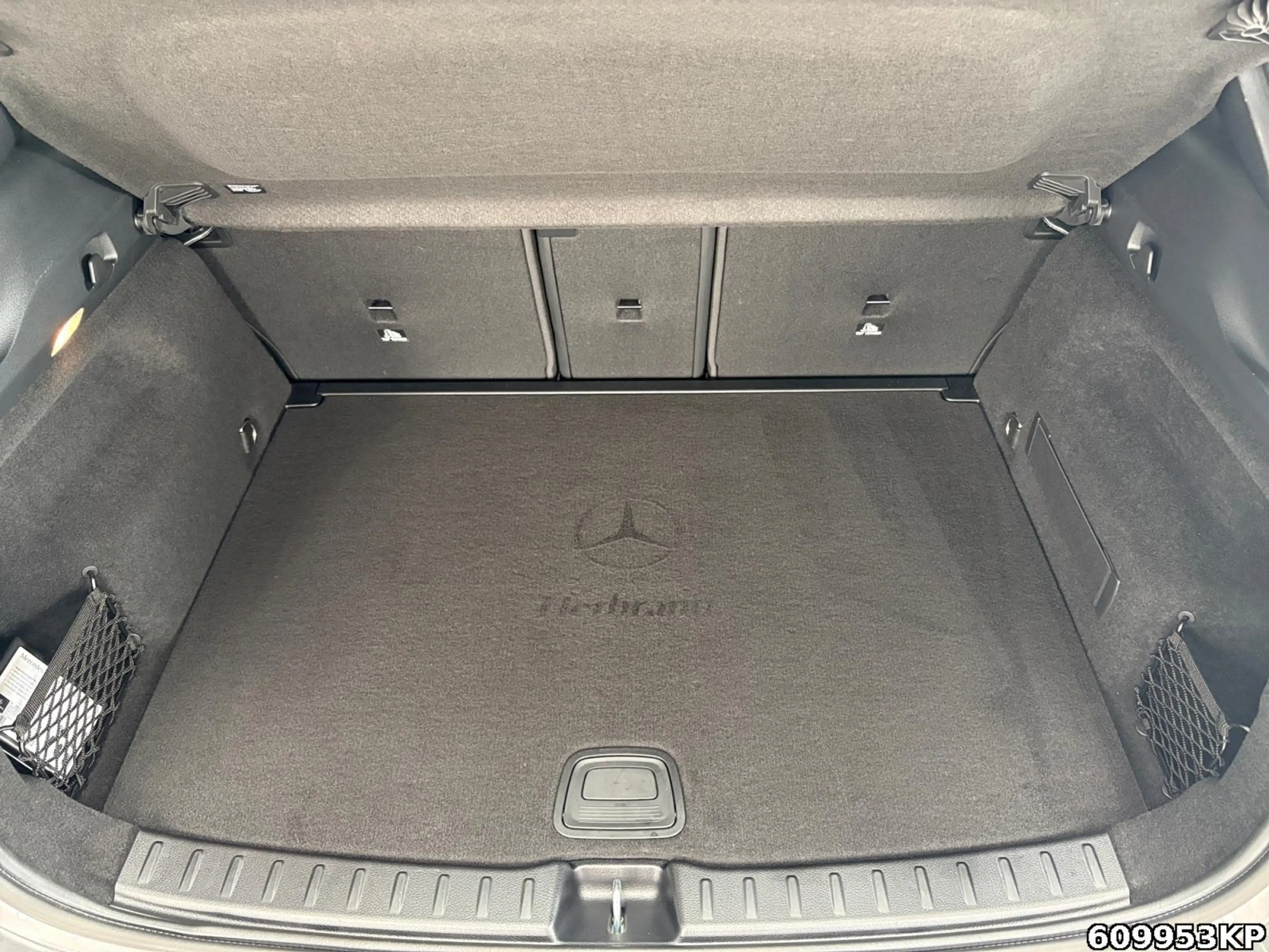 Mercedes-Benz GLA 200 Progressive AHK Distronik Kamera 18" DAB — photo 6