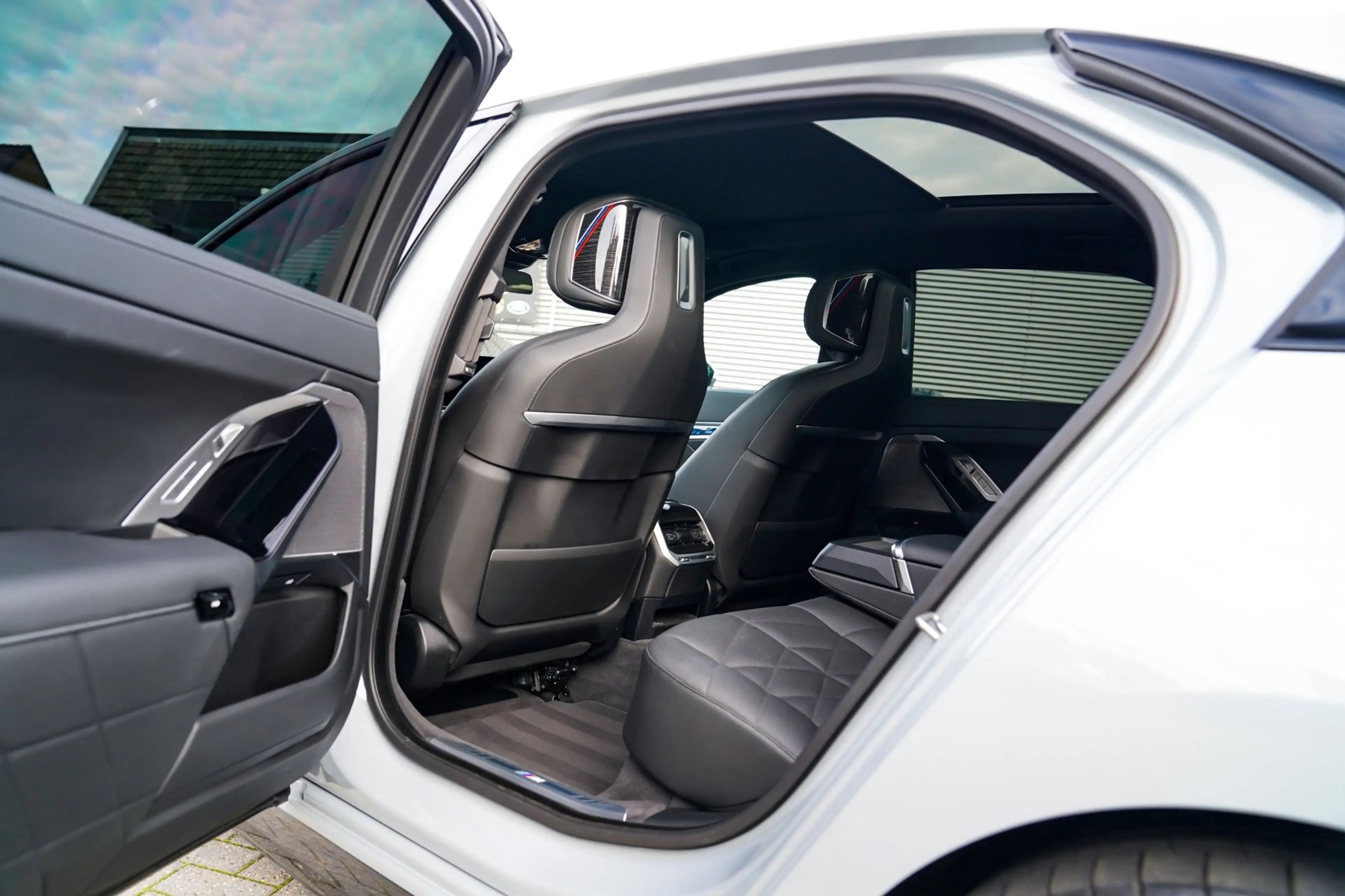 BMW i7 EDrive50 106 kWh | Brooklyn Grau | Driving Assista — photo 31