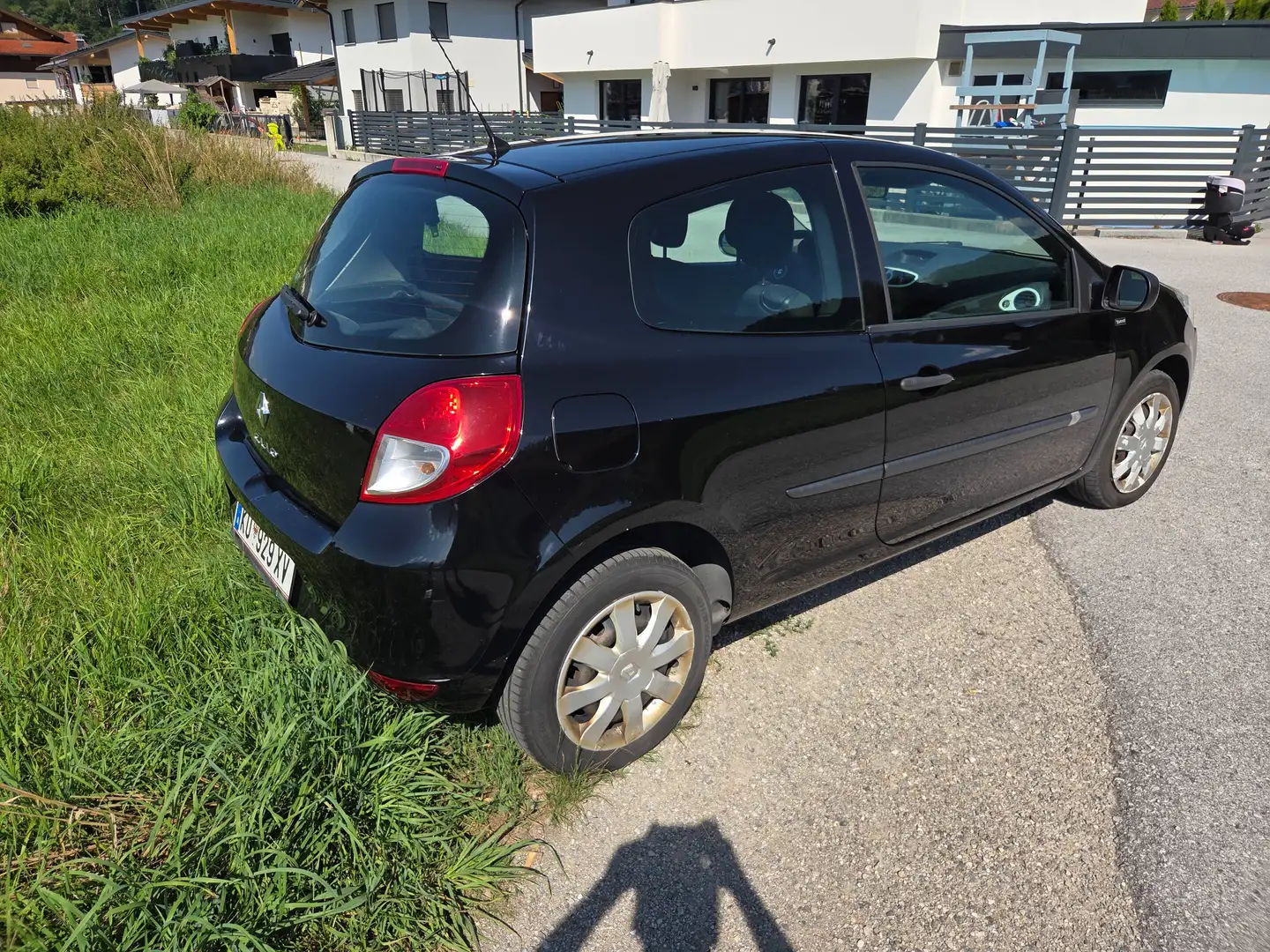 Renault Clio Clio Yahoo! 1,2 16V Yahoo! Schwarz - 1