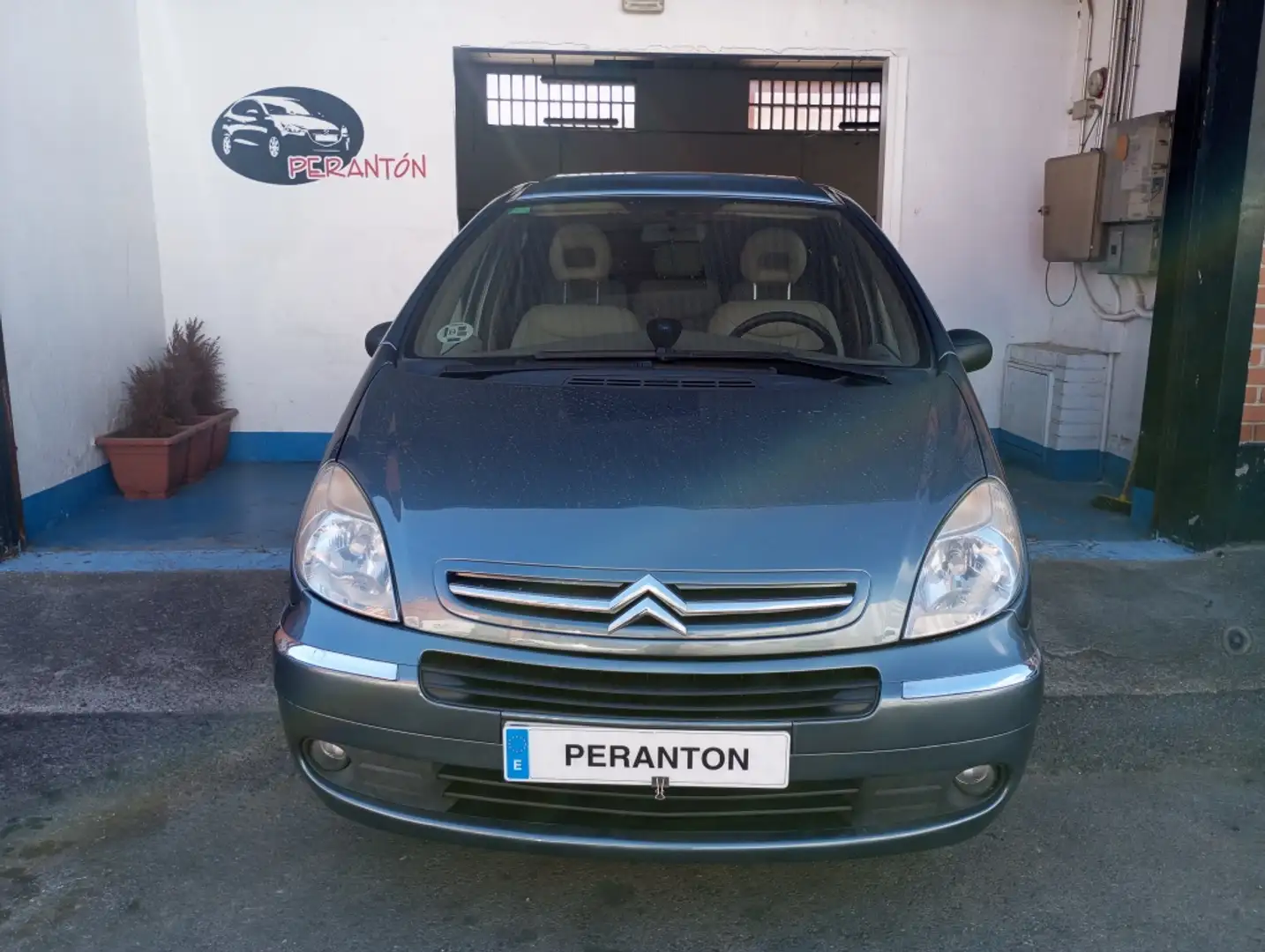 Citroen Xsara Picasso 1.6HDi Exclusive Gris - 2