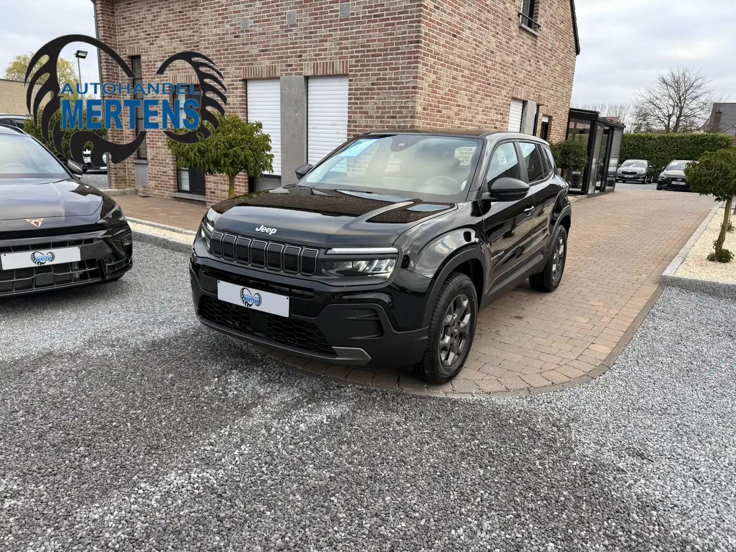 Jeep Avenger 1.2 Turbo E-HYBRID 101PK Longitude DCT NIEUW 0KM Noir - 1