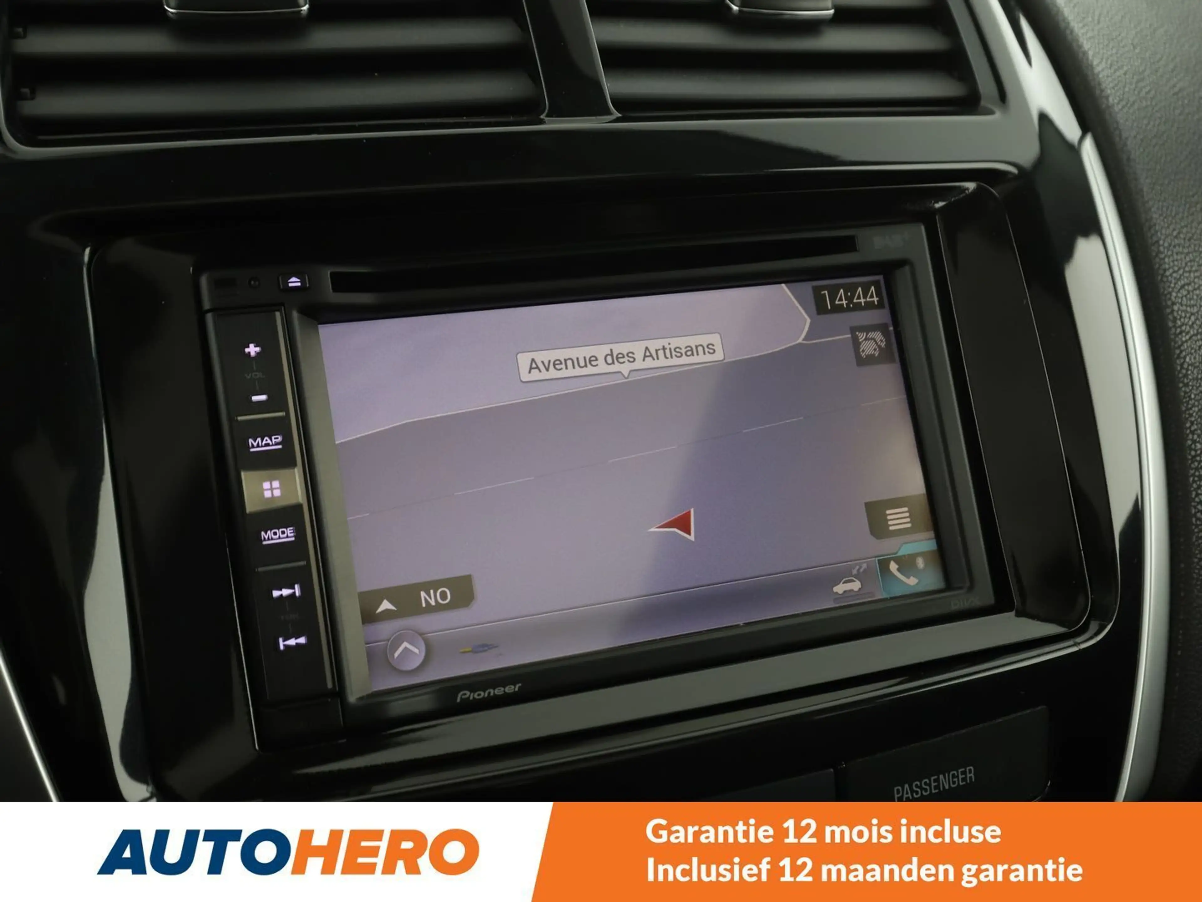 Peugeot 4008 1.6 HDi Allure — photo 7