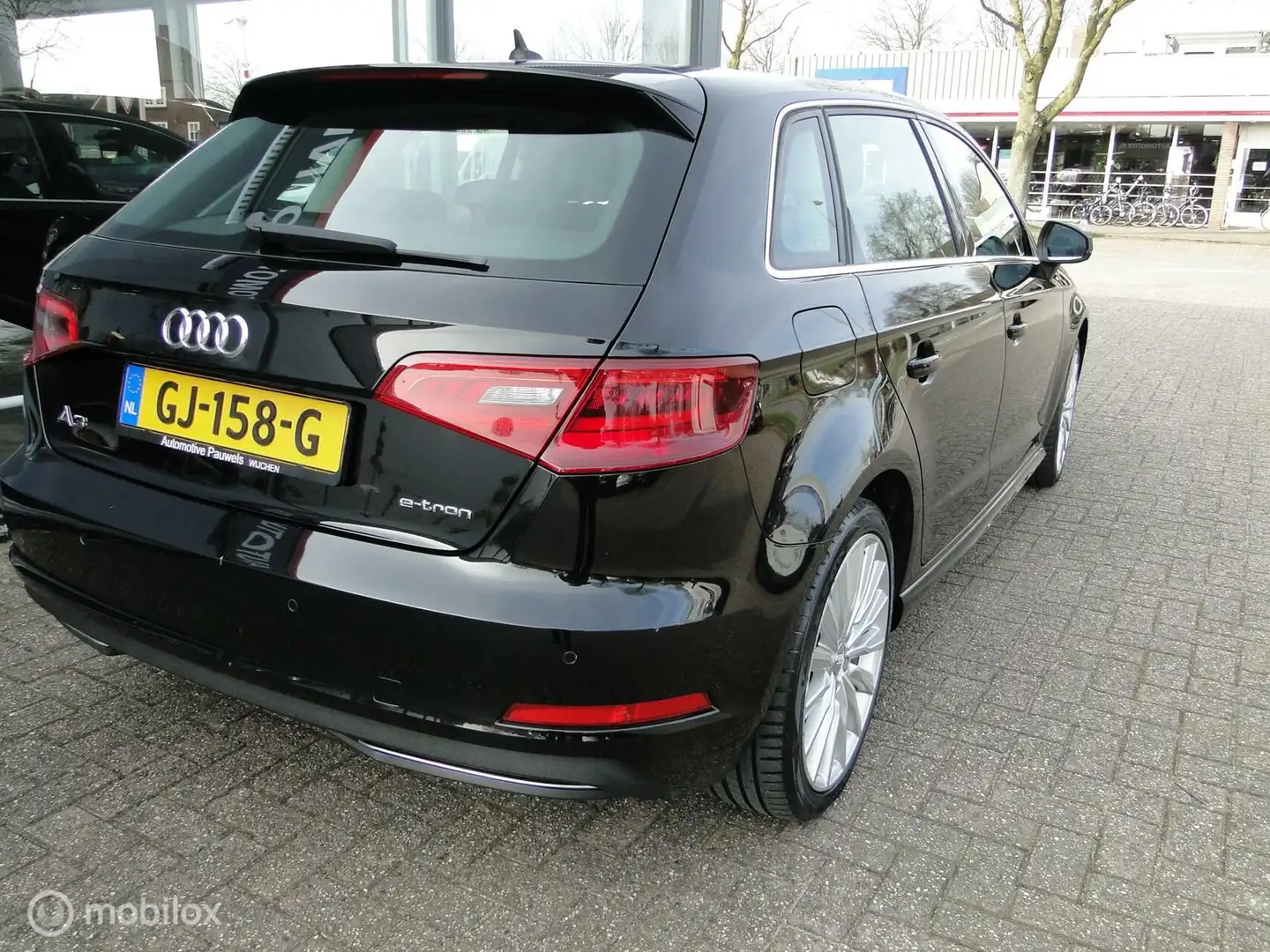 Audi A3 Sportback 1.4 e-tron PHEV Ambition Pro Line plus Zwart - 2