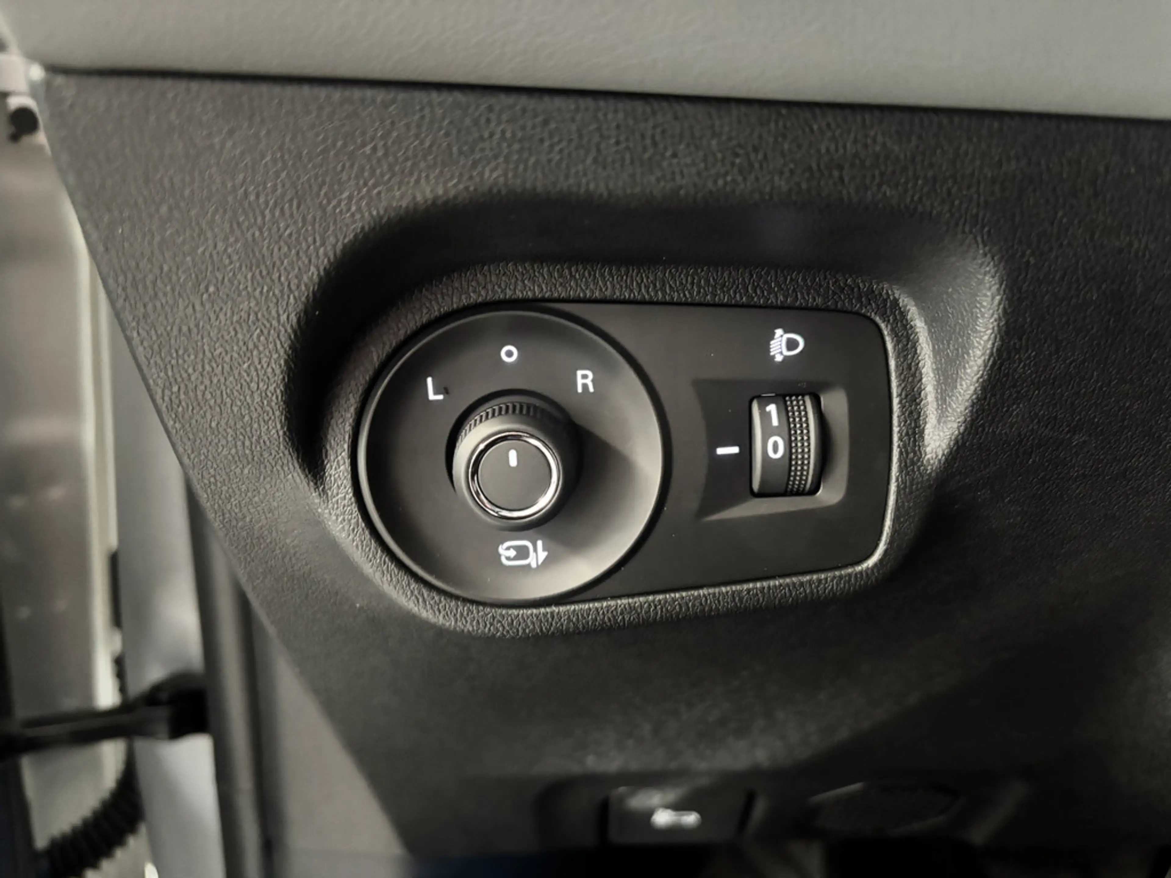 MG S5 EV 125 kW Luxury KLIMA PDC ACC LED — photo 13