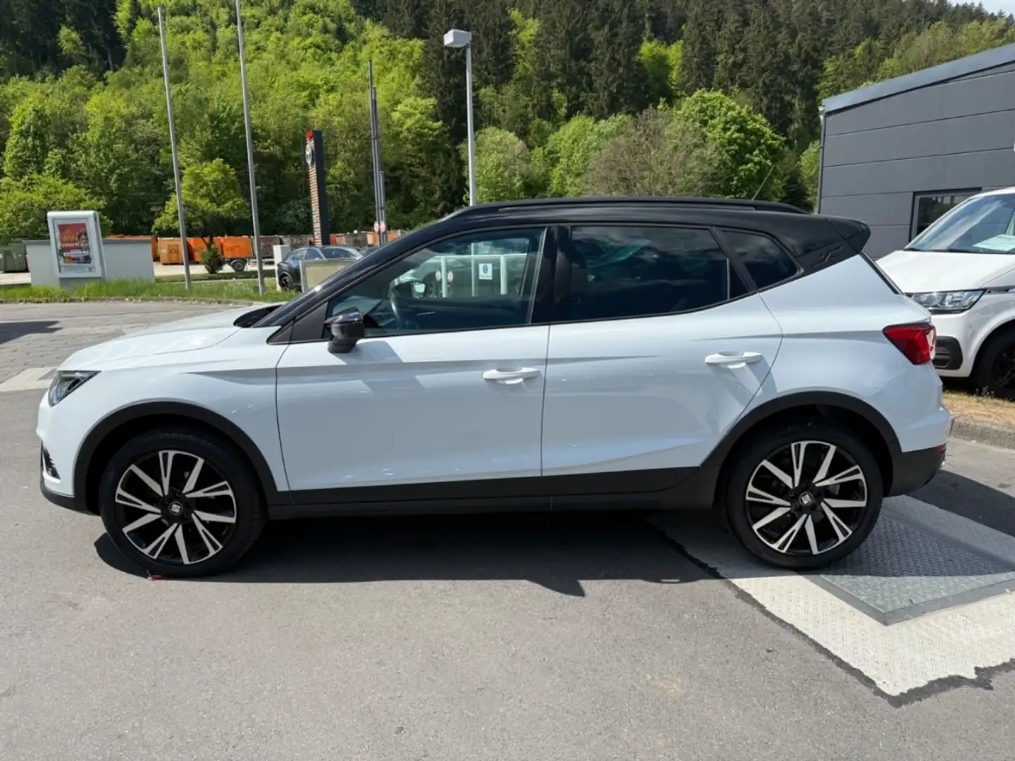 SEAT Arona FR Black Edition AHK Voll LED White - 2