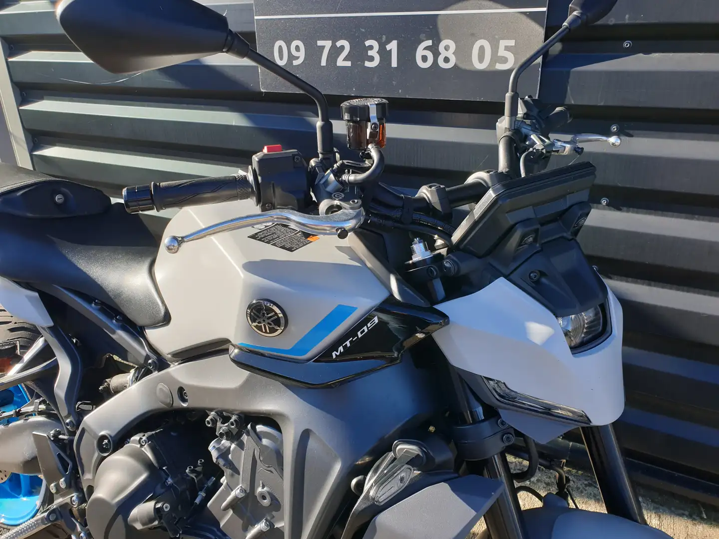 Yamaha MT-09 Gris - 2