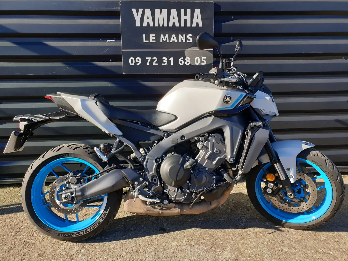 Yamaha MT-09 Gris - 1