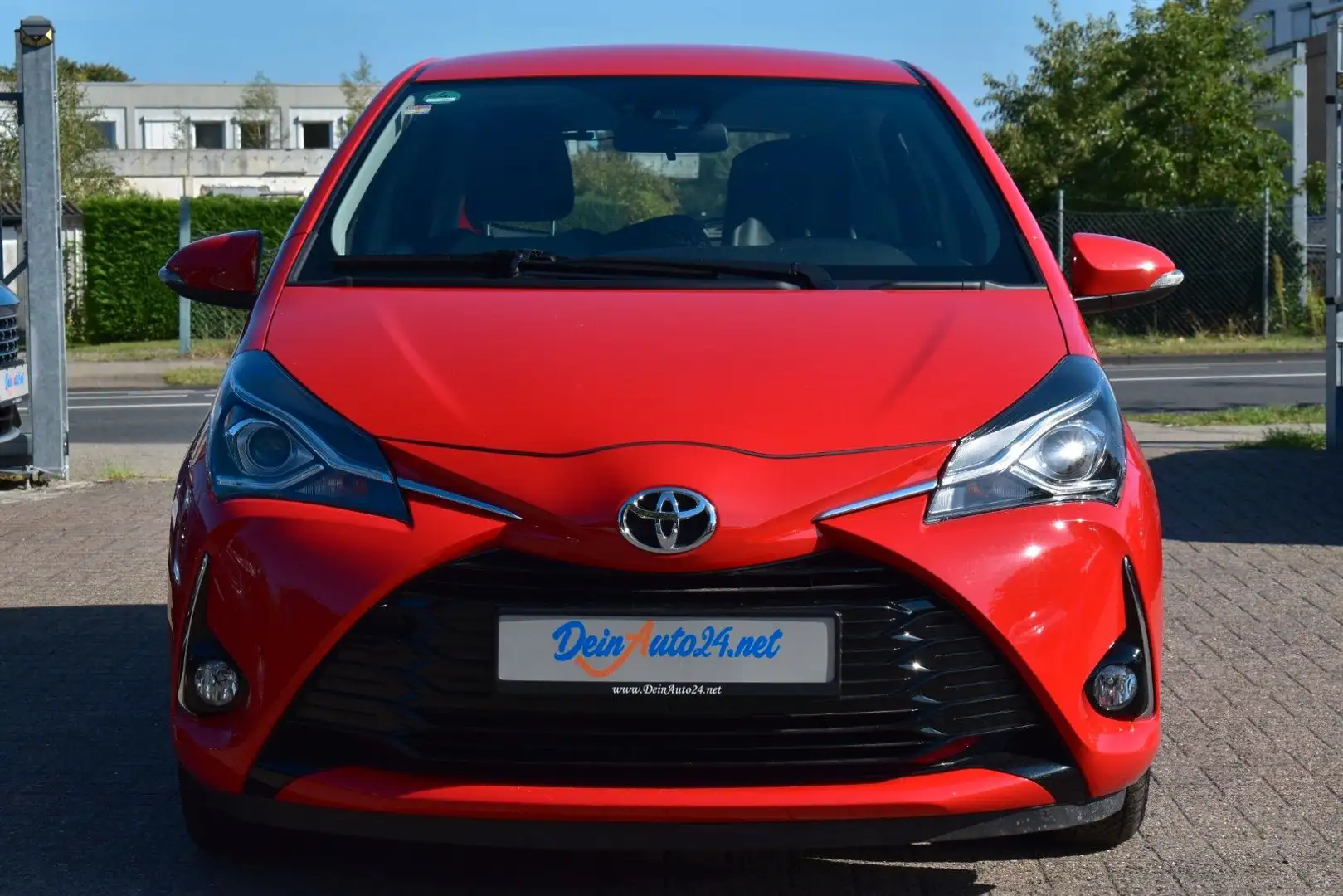Toyota Yaris Launch Edition Kamera| Klima| BT| Scheckh. Rot - 2