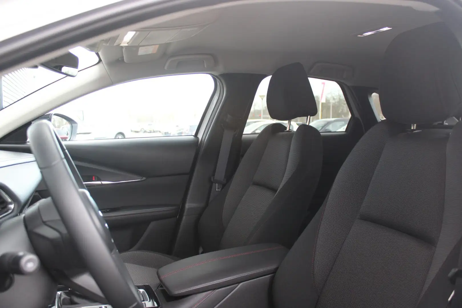 Mazda CX-30 2.0 e-SkyActiv-G MILD Hybrid 150PK AUTOMAAT HOMURA Wit - 2