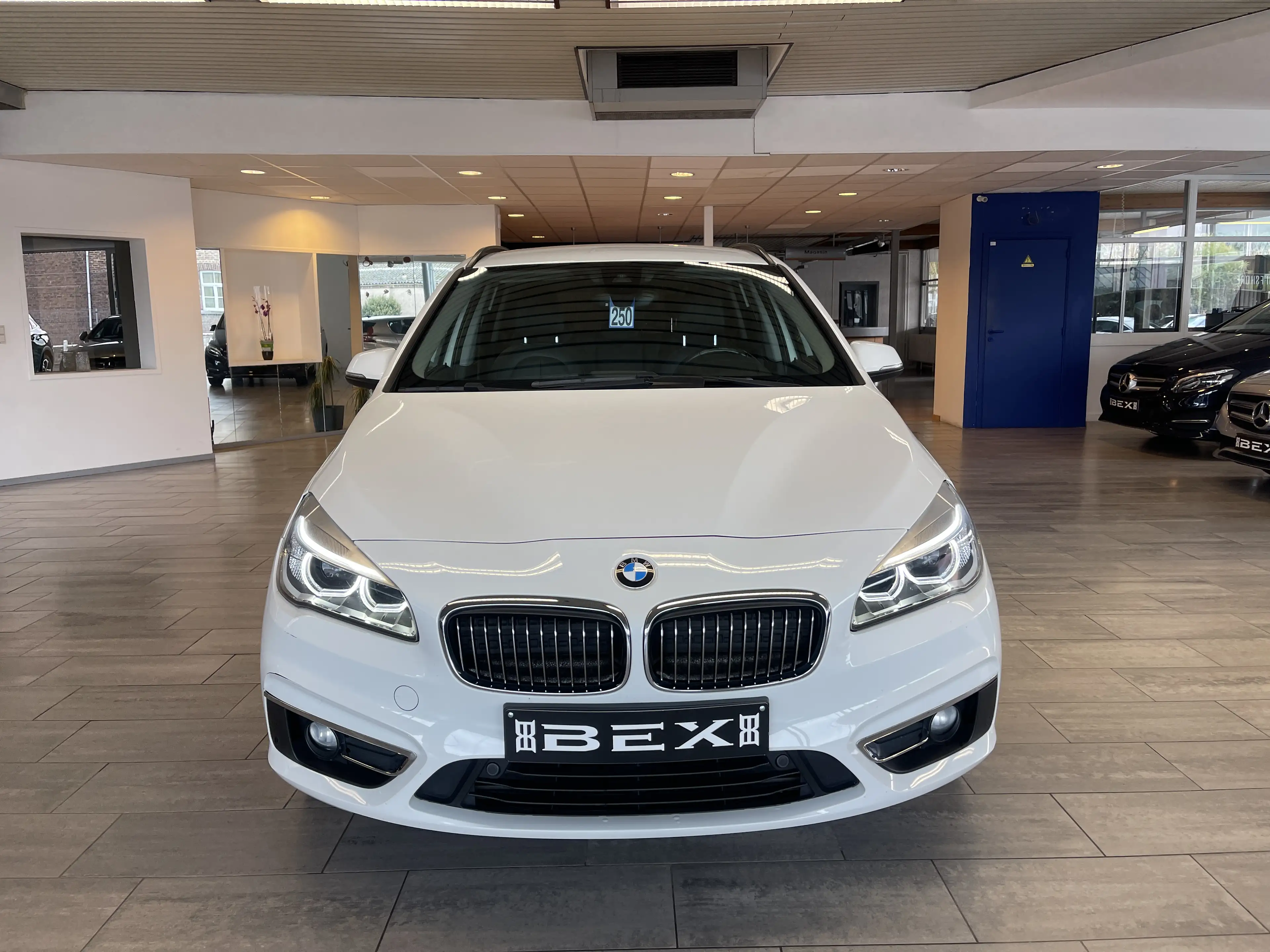 BMW 214 d*LUXURYPACK*1ERPROP*GARANTIE*94000KM*LED*CUIR*GPS — photo 5