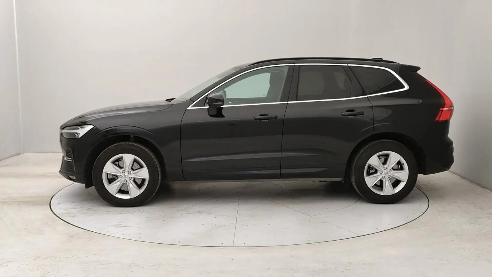 Volvo XC60 2.0 b4 Core awd auto Nero - 2