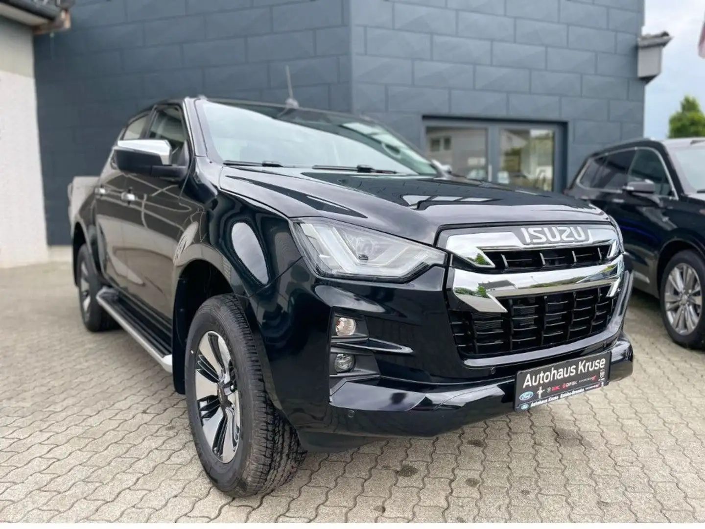 Isuzu D-Max LSE Automatik Doka mit Anhängerkupplung Schwarz - 1