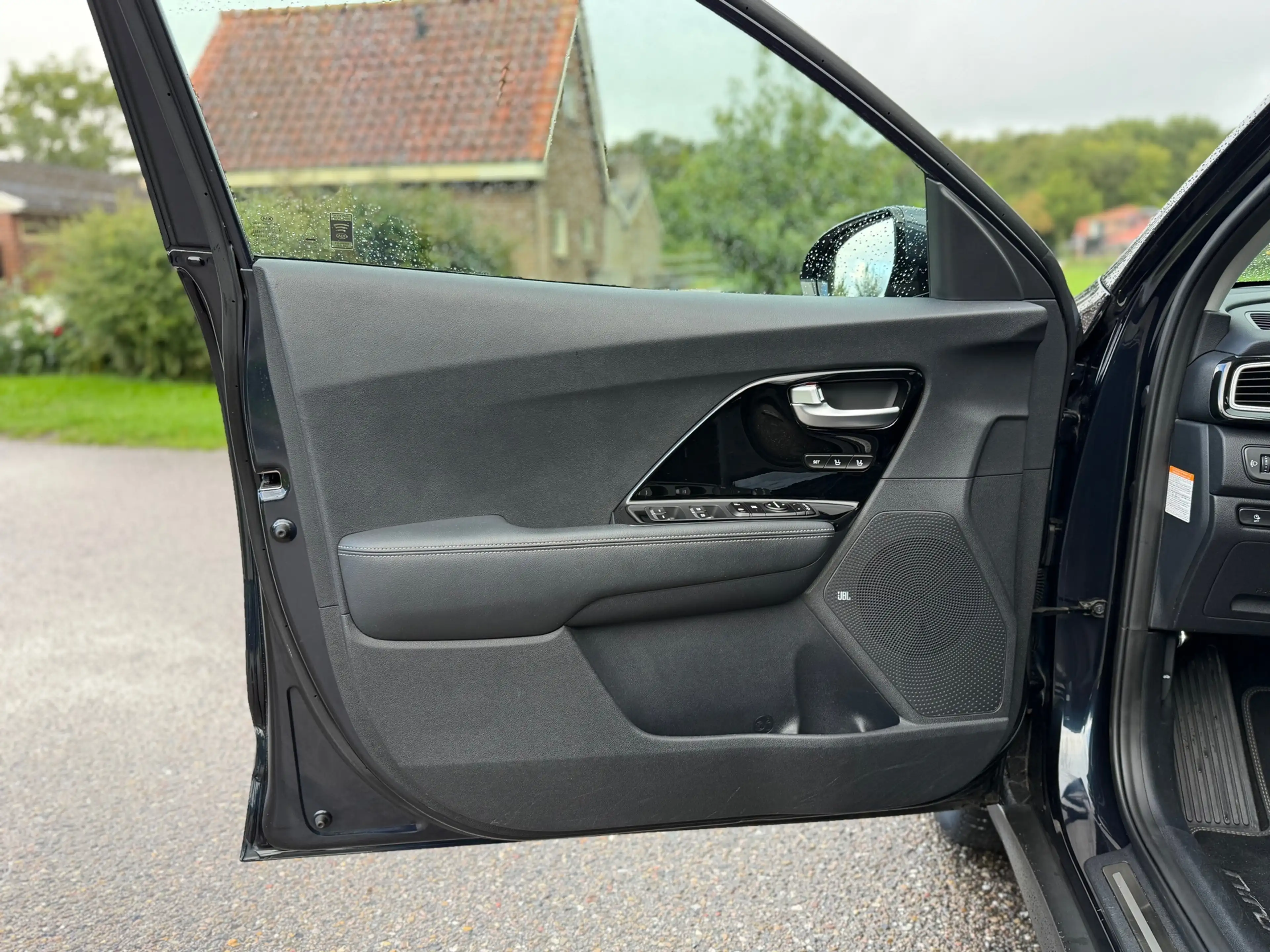 Kia e-Niro ExecutiveLine 64 kWh / NL Auto / Full Option / Sto — photo 12