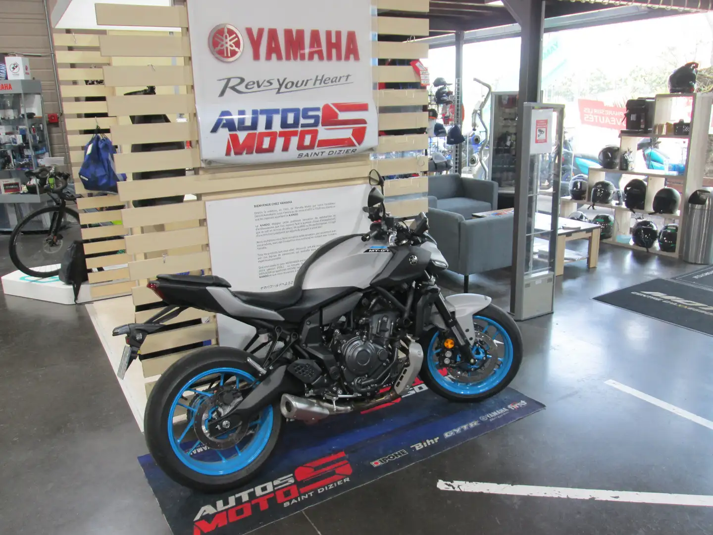Yamaha MT-07 Gris - 2