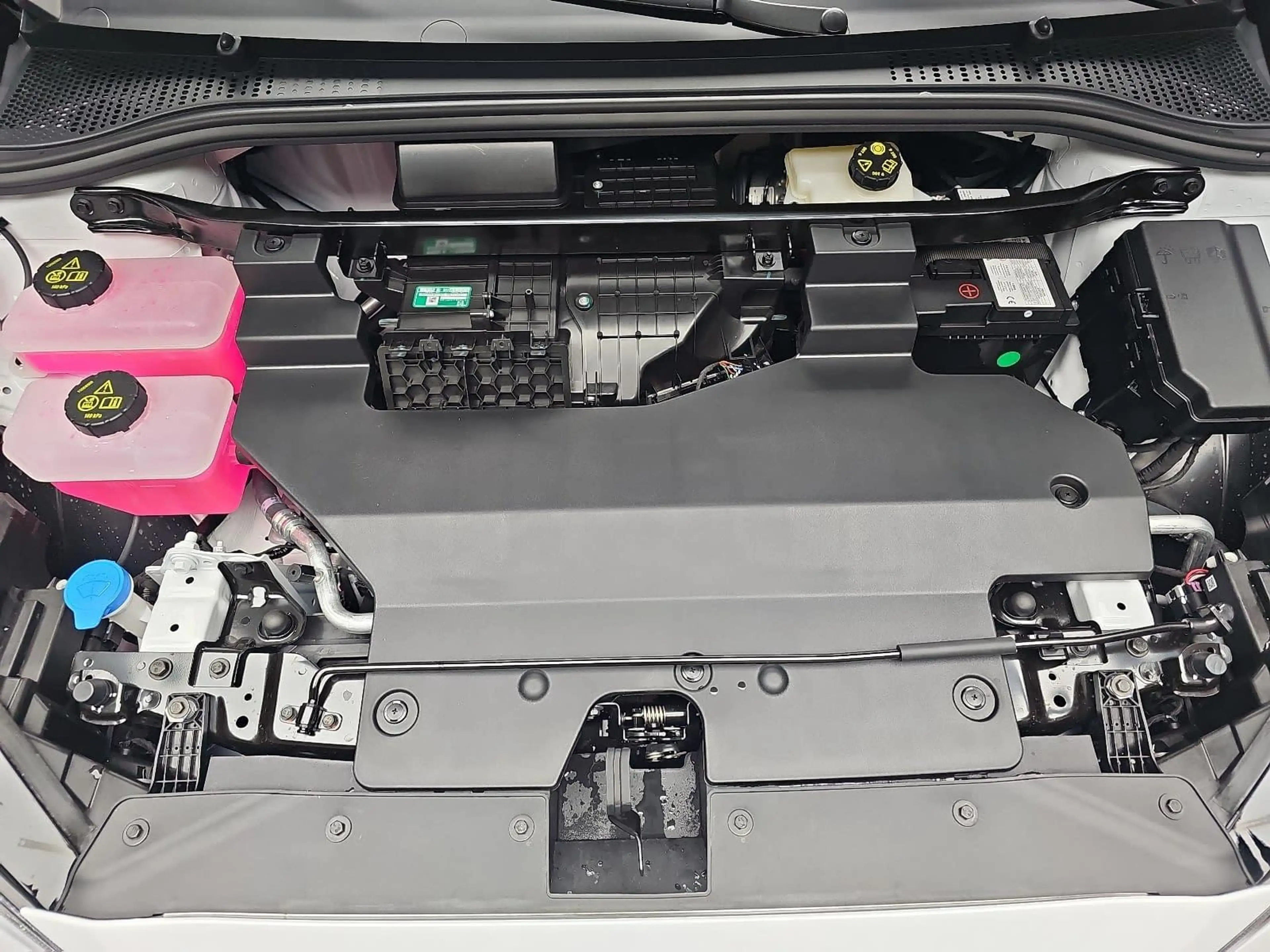 MG MG4 MG4 EV 64 KWH MY26 XPOWER AWD — photo 16