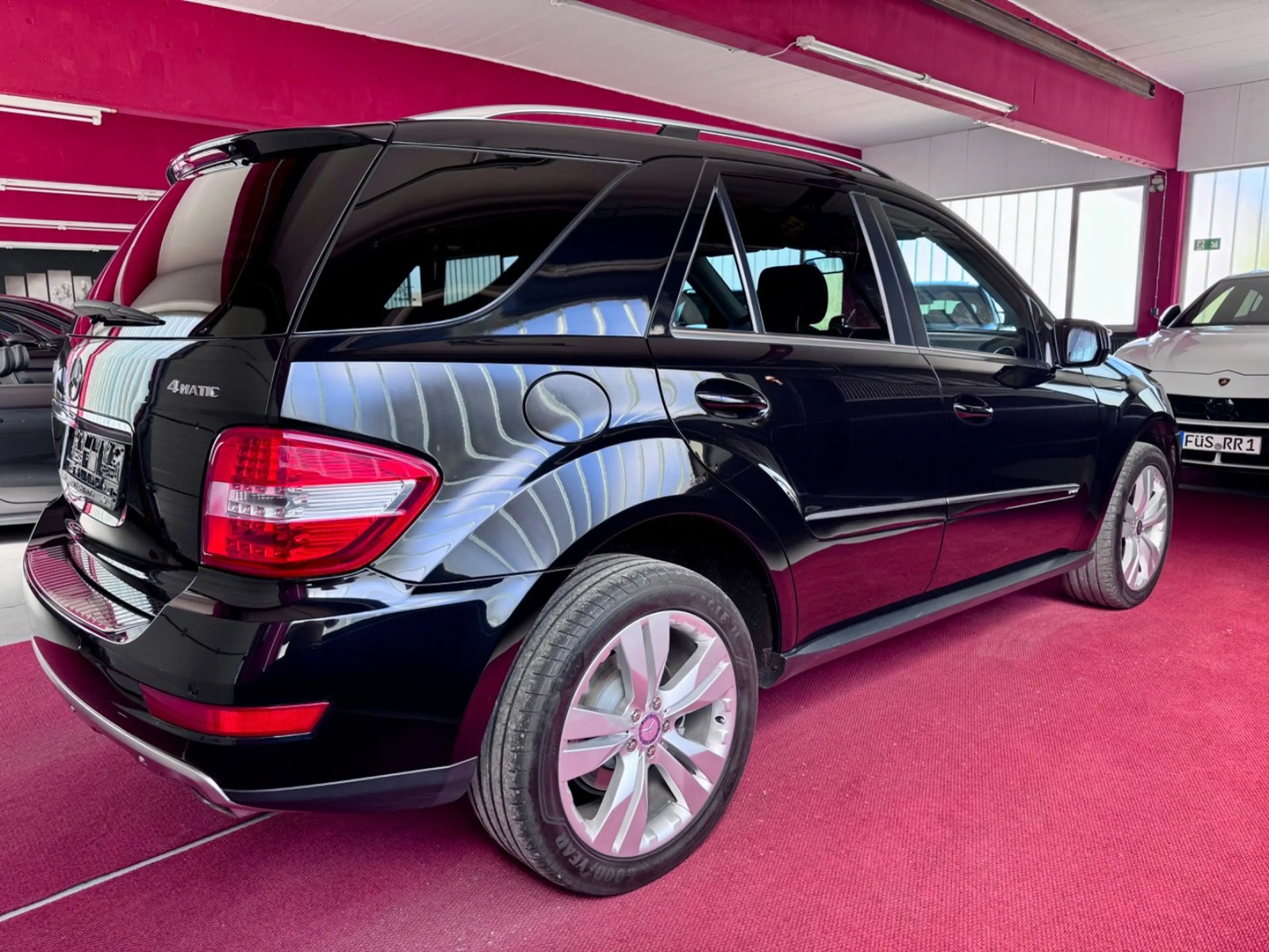 Mercedes-Benz ML 350 CDI 4Matic Sportpaket Comand Airmatic 20" — photo 6