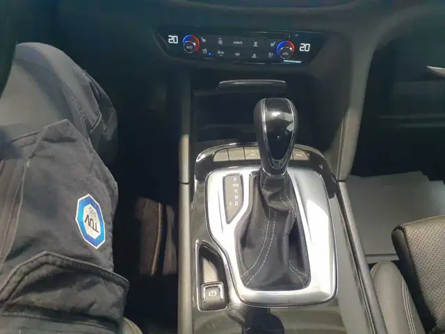 Opel Insignia view 9