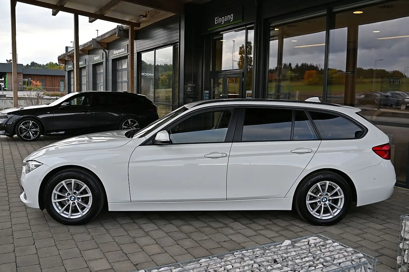 BMW 318 d Touring Aut. LED, NaviProfessional, Kamera, D... Weiß - 2