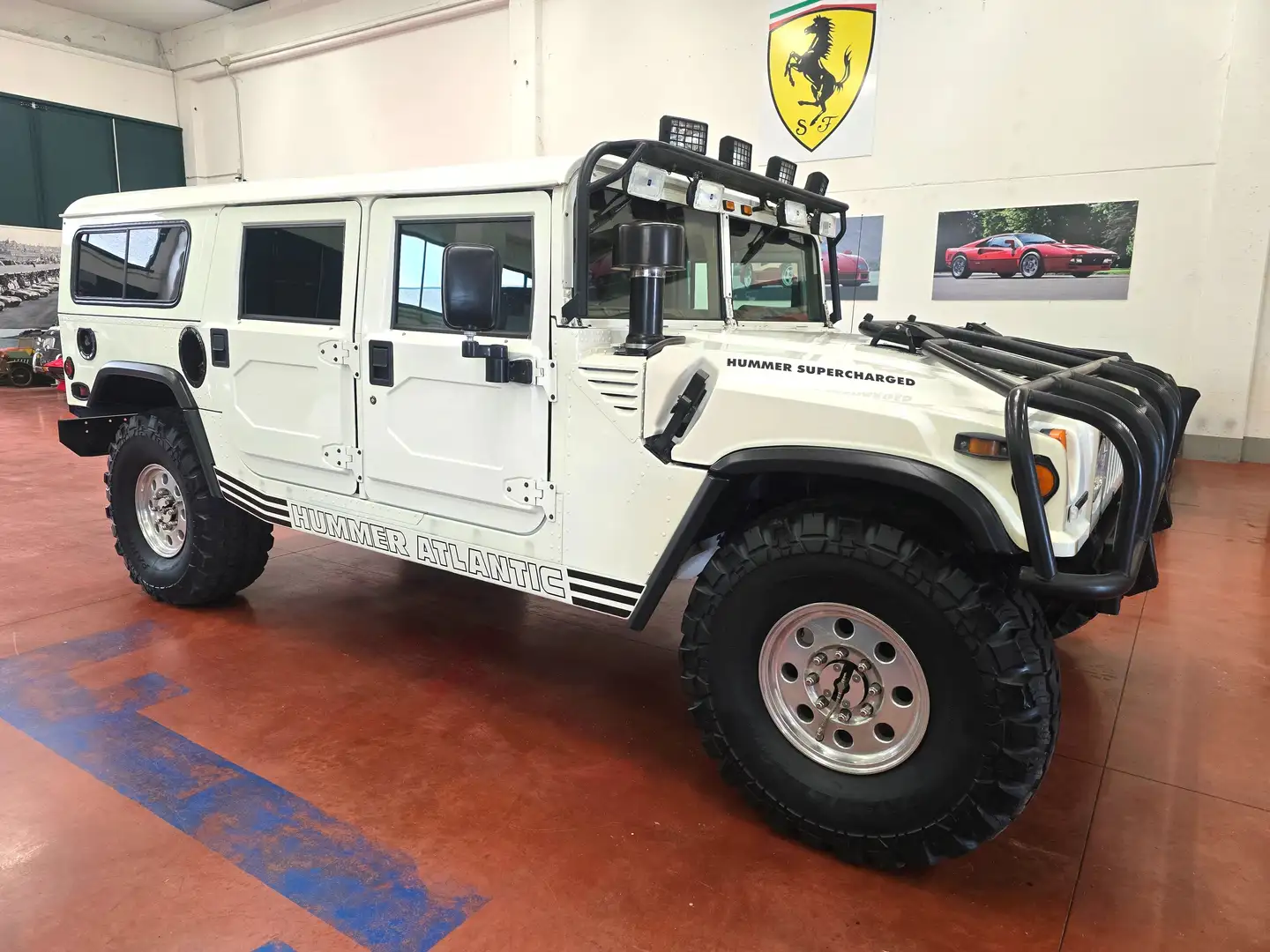 HUMMER H1 5700 v8 supercharged  -BENZINA-350CV-A.S.I. Белый - 2