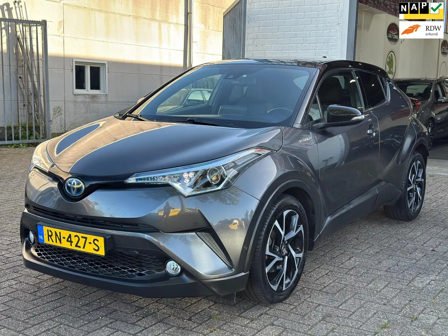 Toyota C-HR 1.8 Hybrid Bi-Tone Plus AUT|ACC|Camera|NAP Gris - 1