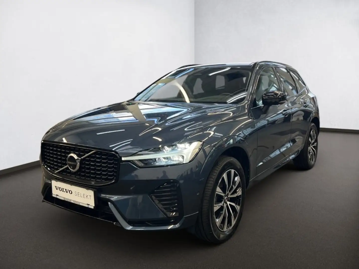 Volvo XC60 B5 AWD Plus Dark Geartronic Blau - 1