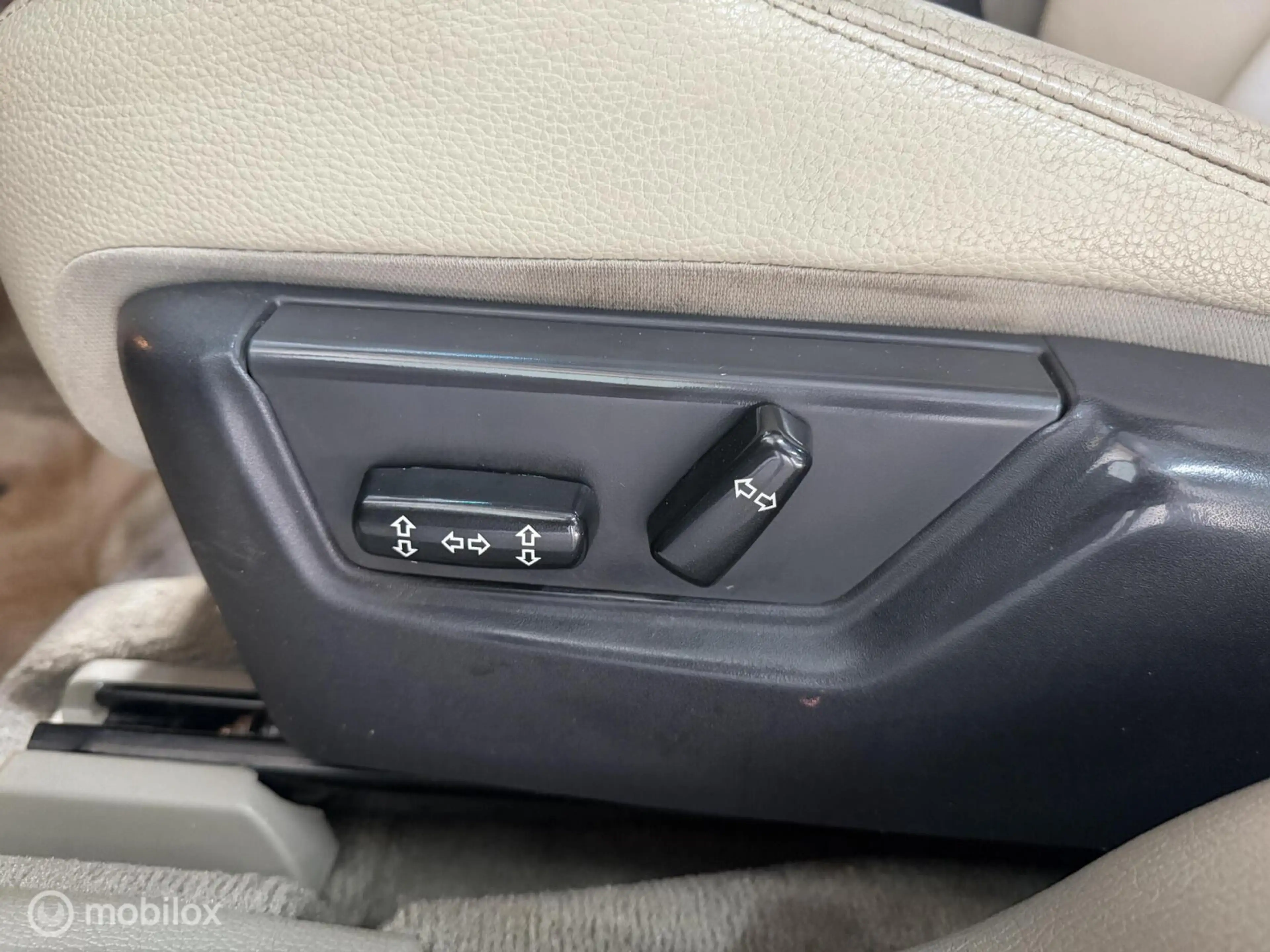 Volvo V70 2.5T Momentum AUTOMAAT / LEER — photo 10