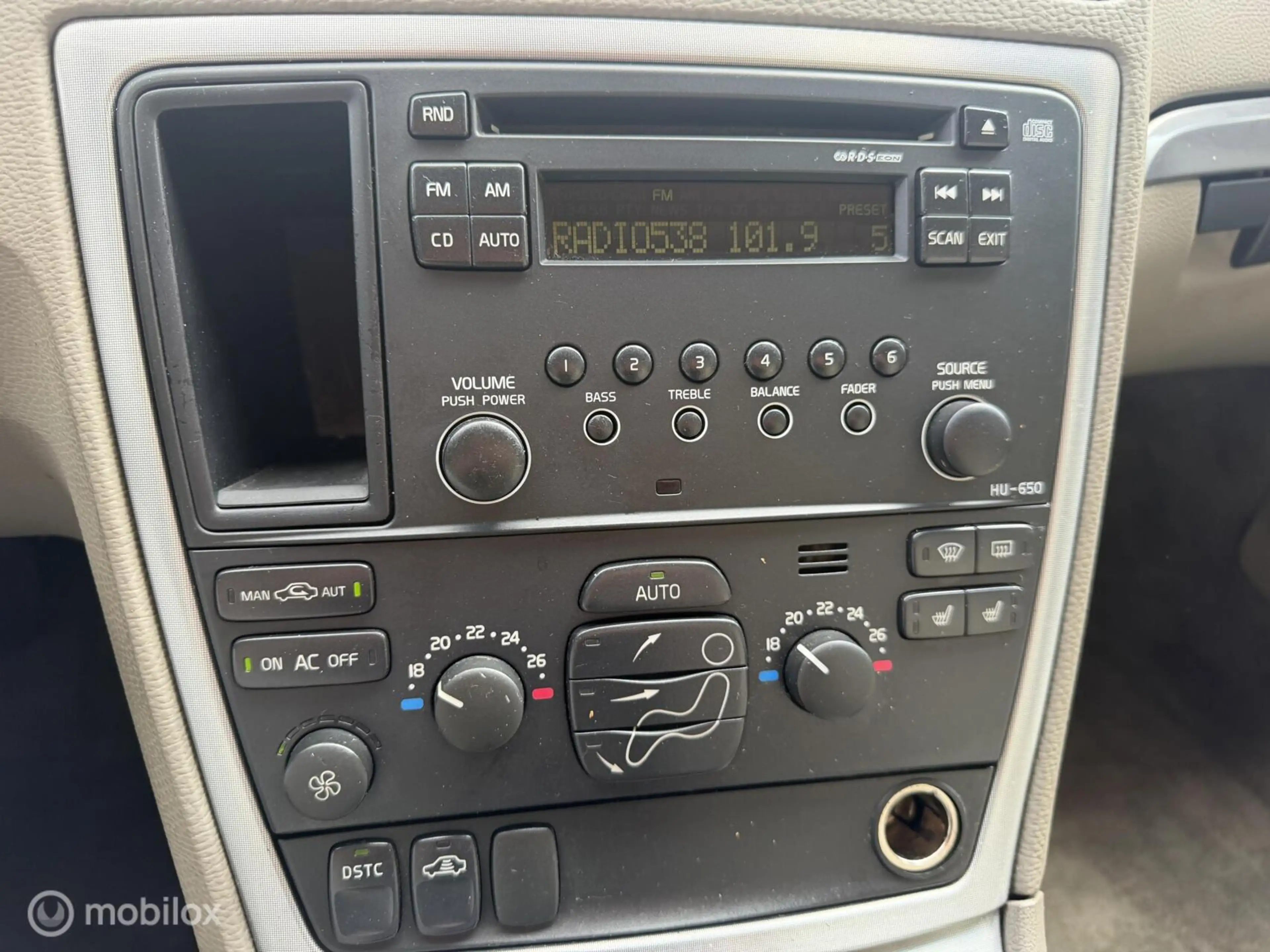 Volvo V70 2.5T Momentum AUTOMAAT / LEER — photo 12
