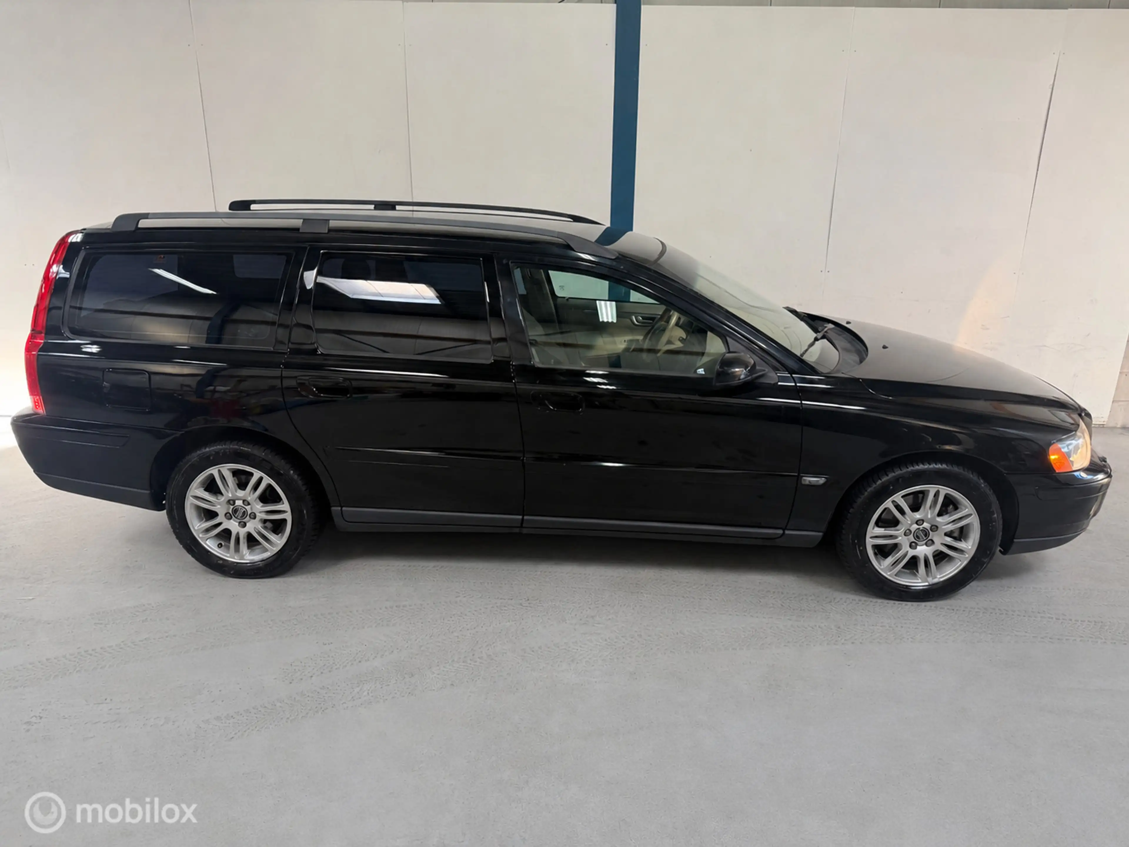 Volvo V70 2.5T Momentum AUTOMAAT / LEER — photo 7