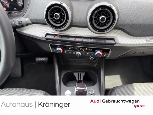 Audi Q2 view 14