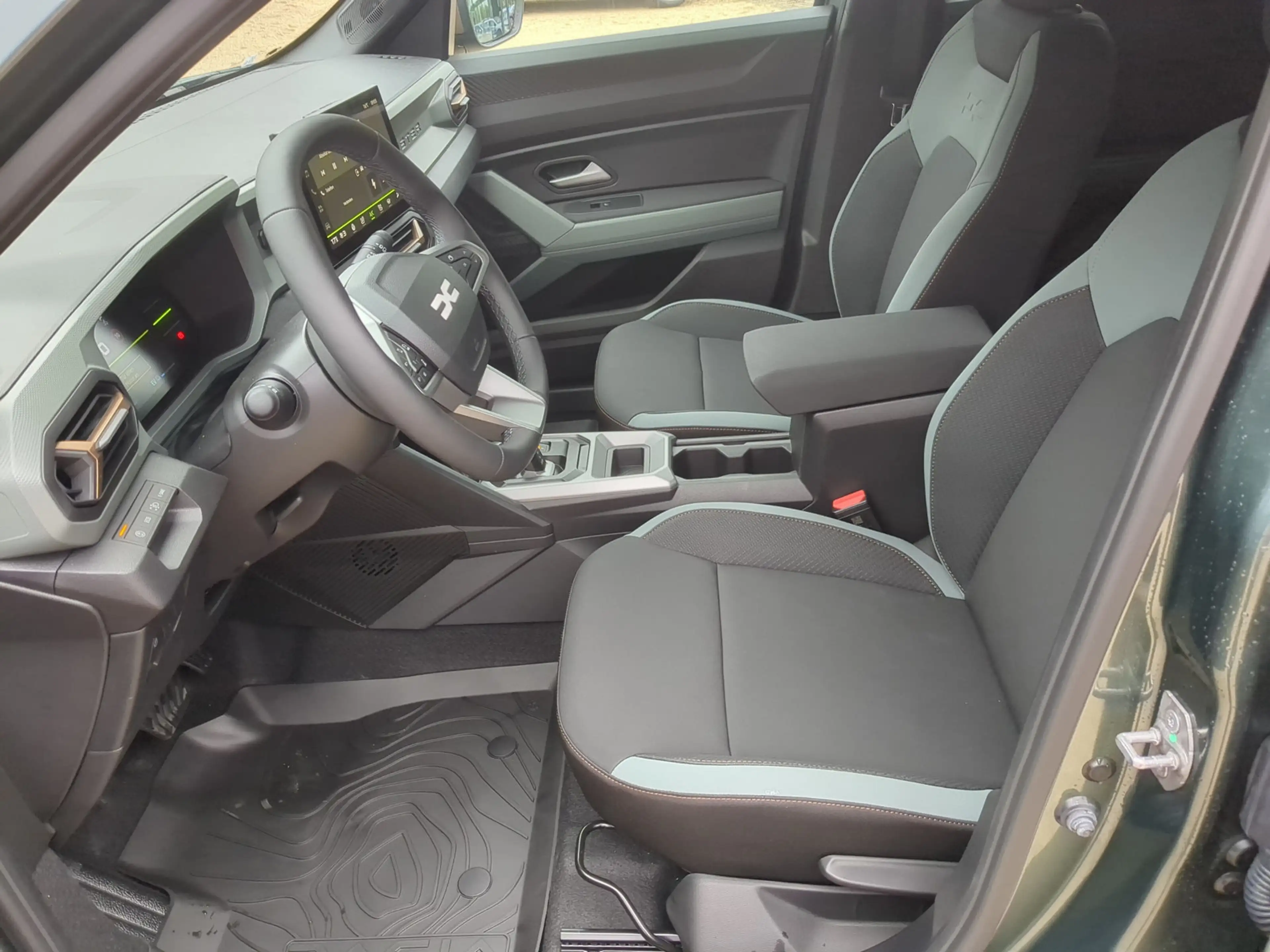 Dacia Duster Hybrid 155 Extreme Navi+SHZ+LKHZ — photo 5