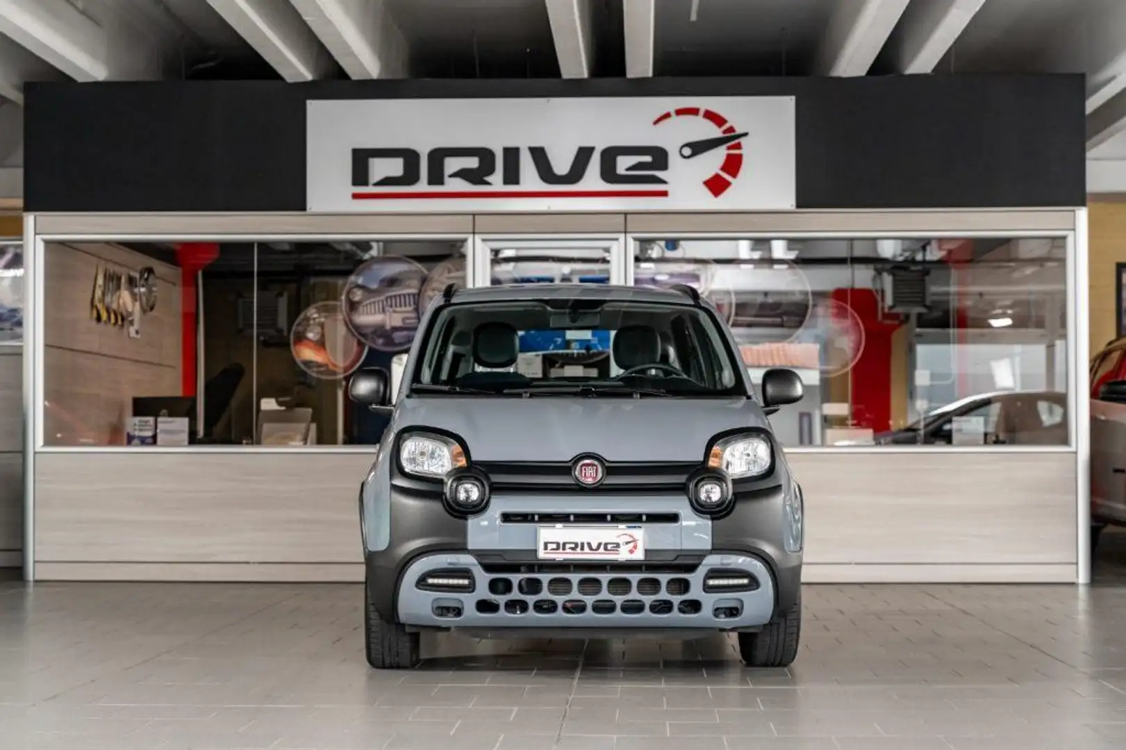 Fiat Panda 1.0 FireFly S&S Hybrid City Cross Grau - 2