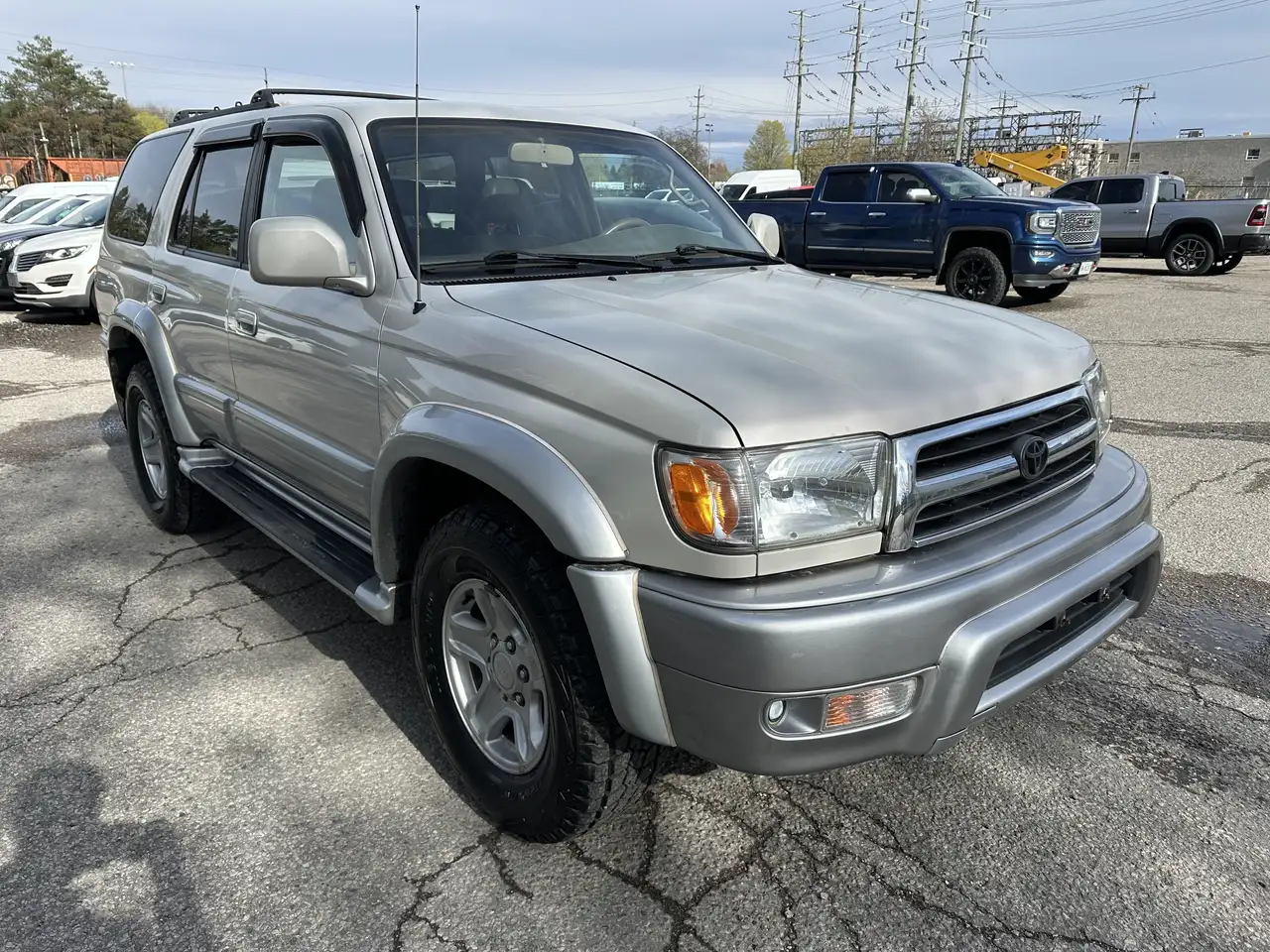 Toyota 4-Runner снимка Toyota 4-Runner