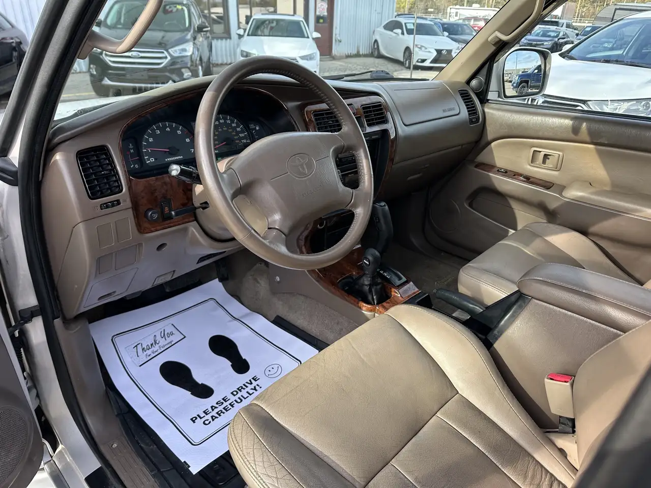 Toyota 4-Runner снимка Toyota 4-Runner