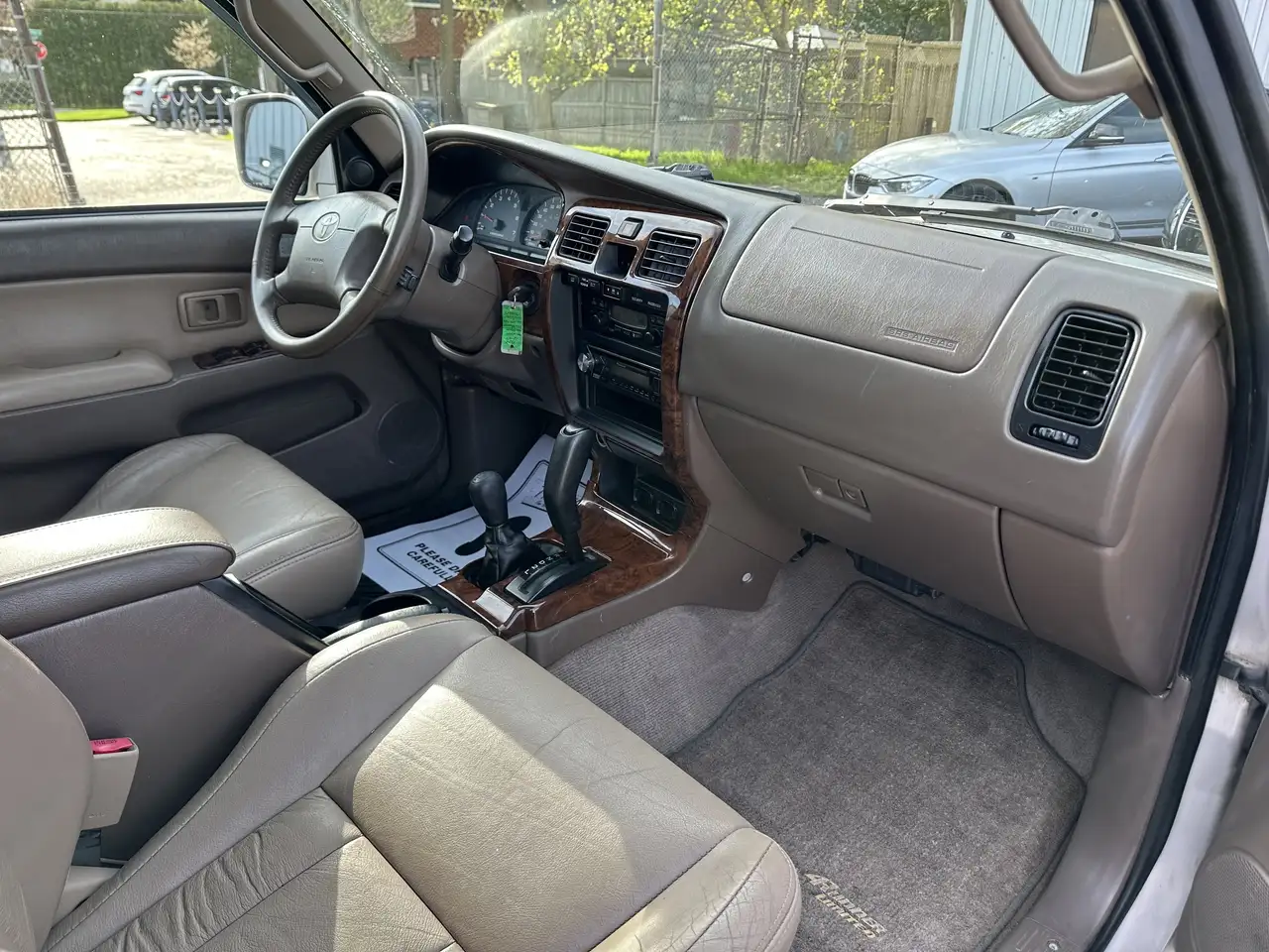 Toyota 4-Runner снимка Toyota 4-Runner