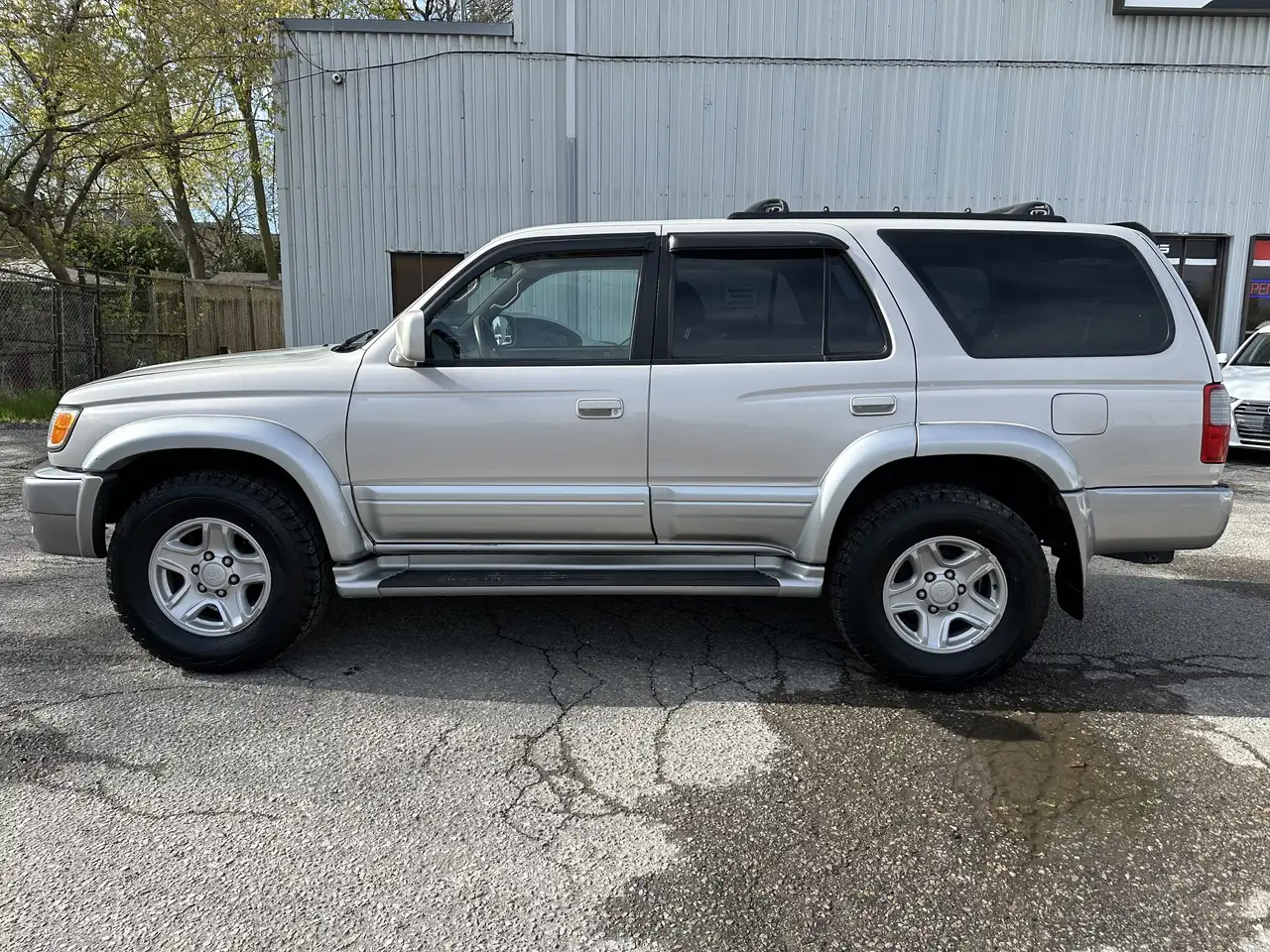 Toyota 4-Runner снимка Toyota 4-Runner