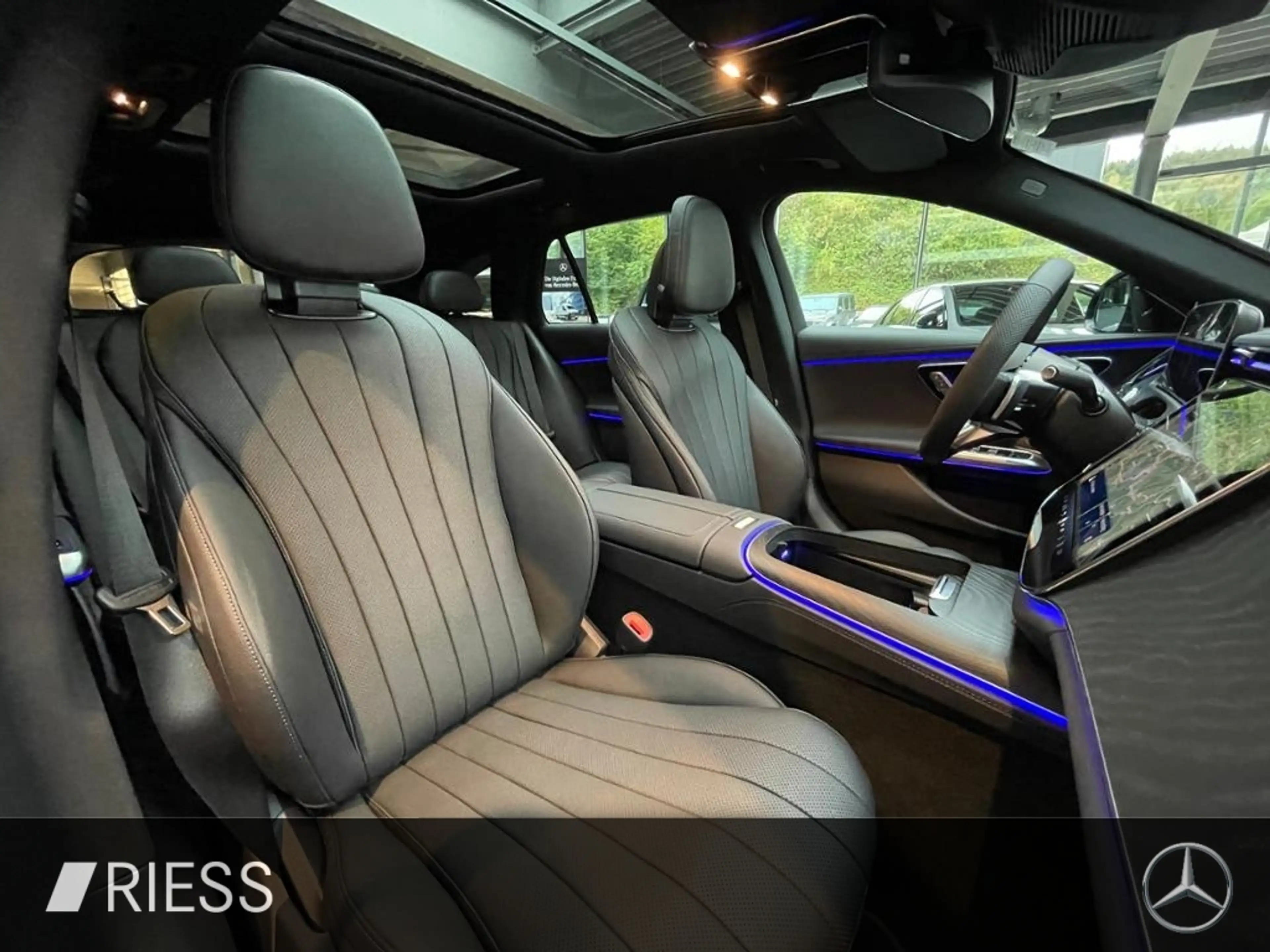 Mercedes-Benz E 220 d 4MATIC T-Modell 360 ACC AHK AUT Bel.Sitz — photo 11