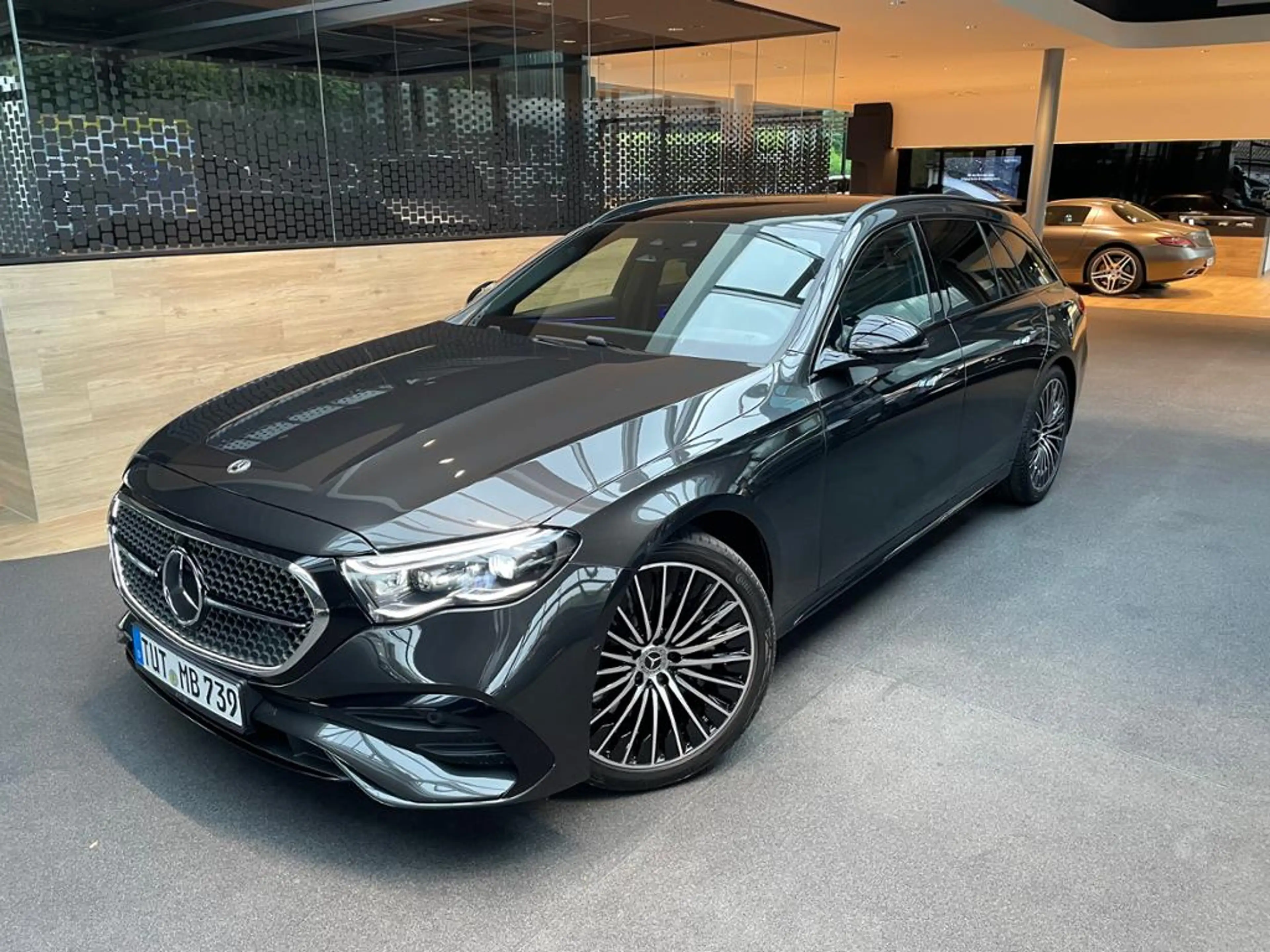 Mercedes-Benz E 220 d 4MATIC T-Modell 360 ACC AHK AUT Bel.Sitz — photo 2