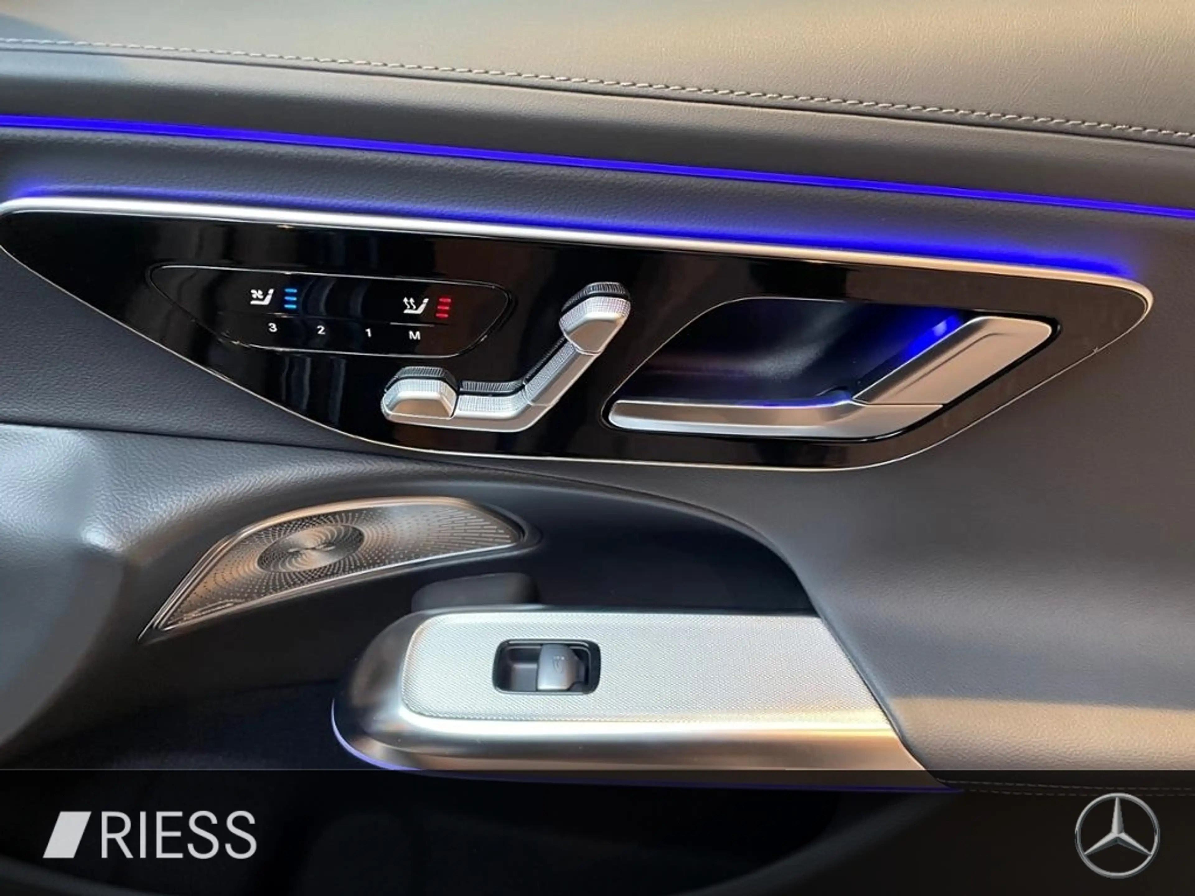 Mercedes-Benz E 220 d 4MATIC T-Modell 360 ACC AHK AUT Bel.Sitz — photo 10