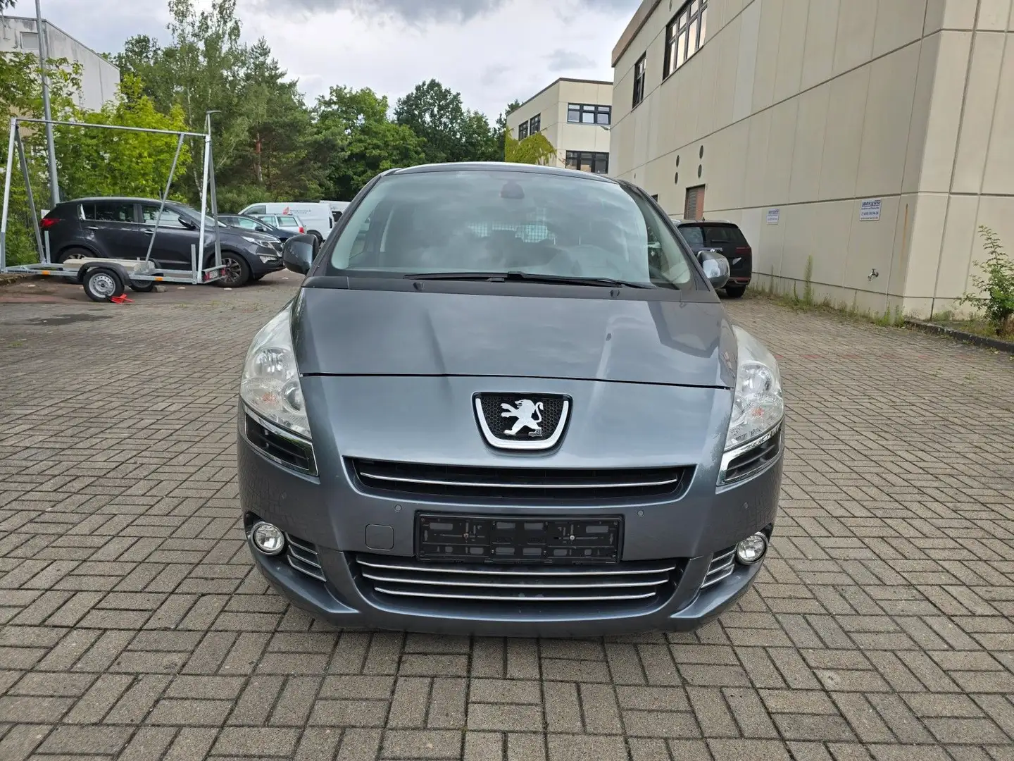 Peugeot 5008 Family Grigio - 2
