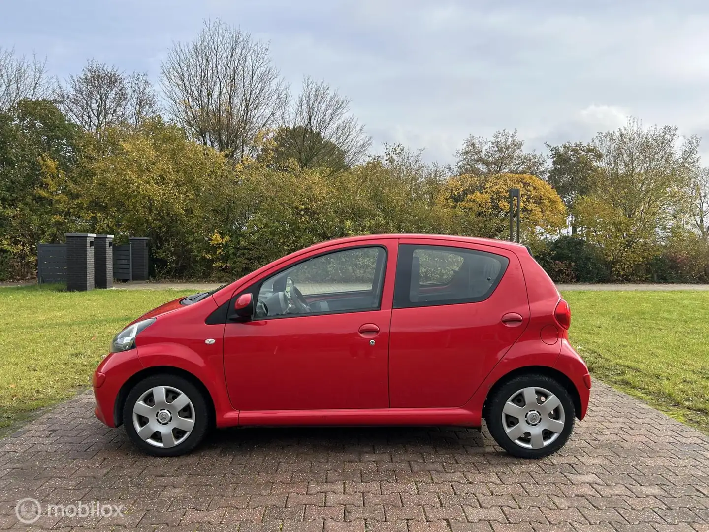 Toyota Aygo 1.0-12V + Rouge - 2