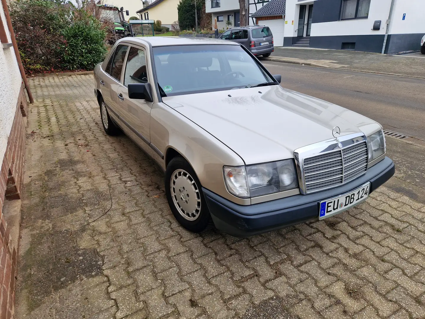 Mercedes-Benz E 260 E-Klasse - 2
