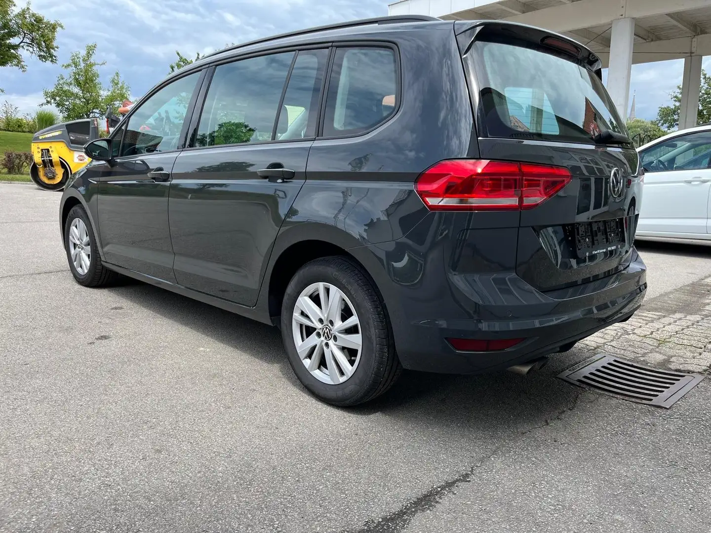 Volkswagen Touran *Comfortline*GARANTIE*DSG*ACC* Grau - 2