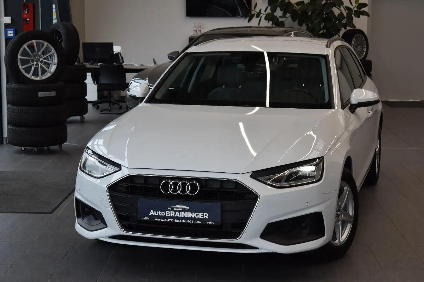 Audi A4 Avant 35TDI S-tronic LED~NaviPlus~Massage~RFK Weiß - 1