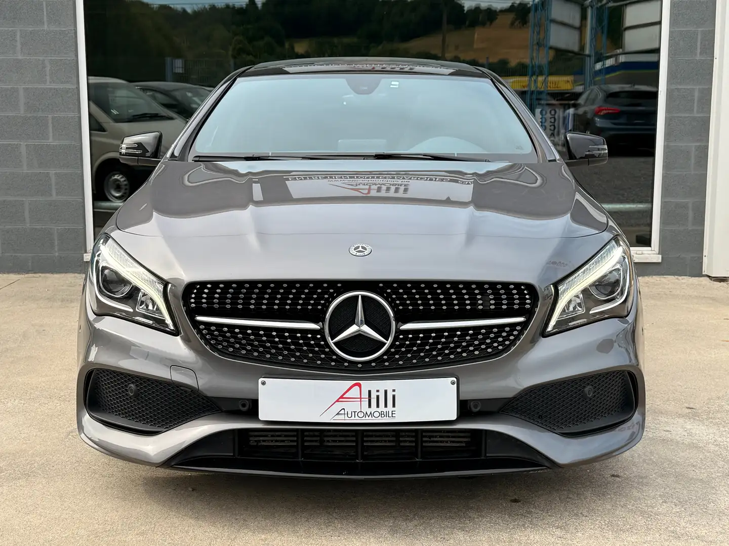 Mercedes-Benz CLA 200 d*Pack-AMG+Edition*Toit-Pano*Camera*Garantie 12M* Grijs - 2
