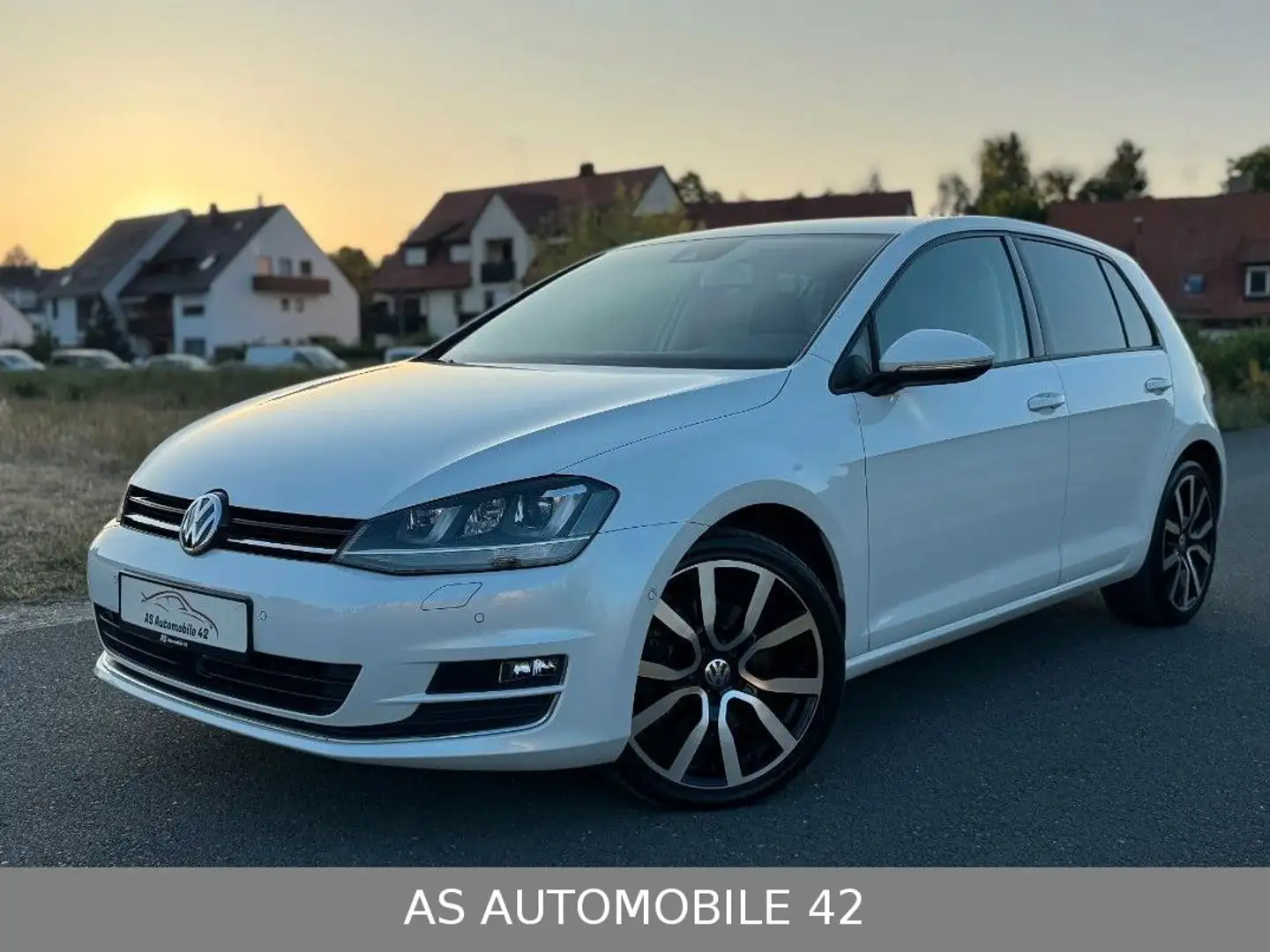 Volkswagen Golf VII 2.0 TDI Lim. DSG Highline BMT *VOLL* Wit - 1