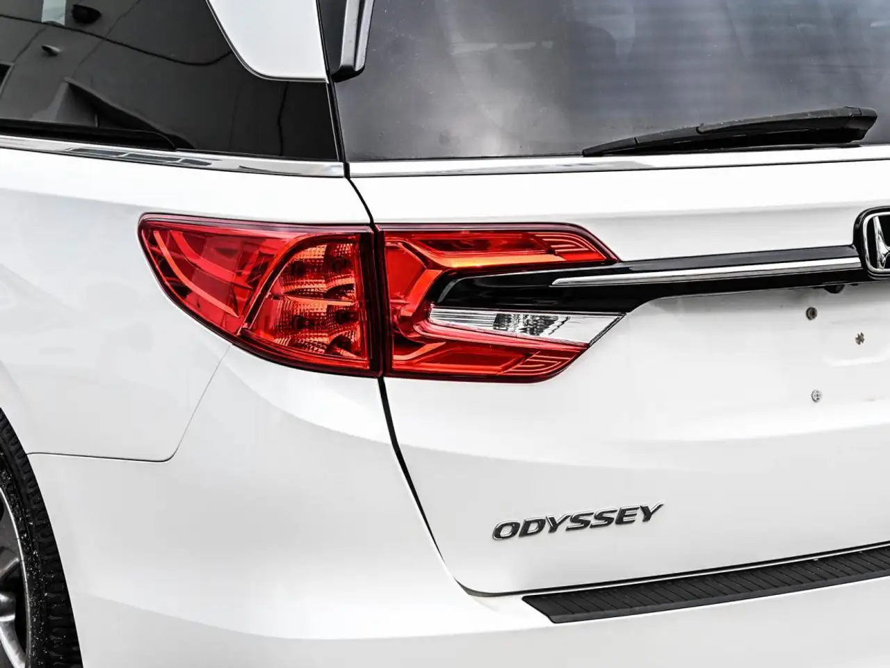 Honda Odyssey снимка Honda Odyssey