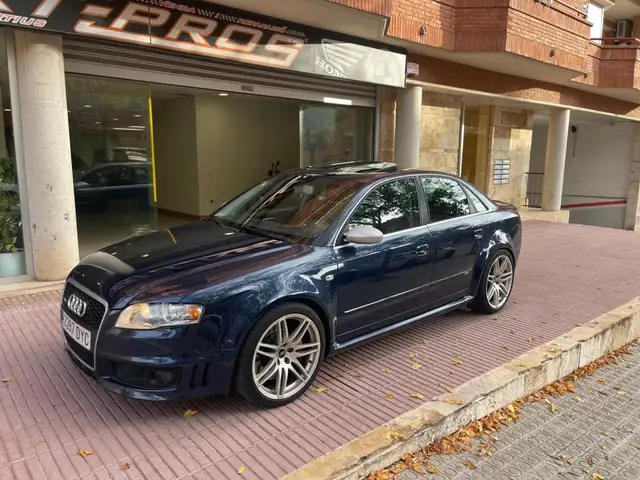 Audi RS4 4.2 V8 FSI quattro